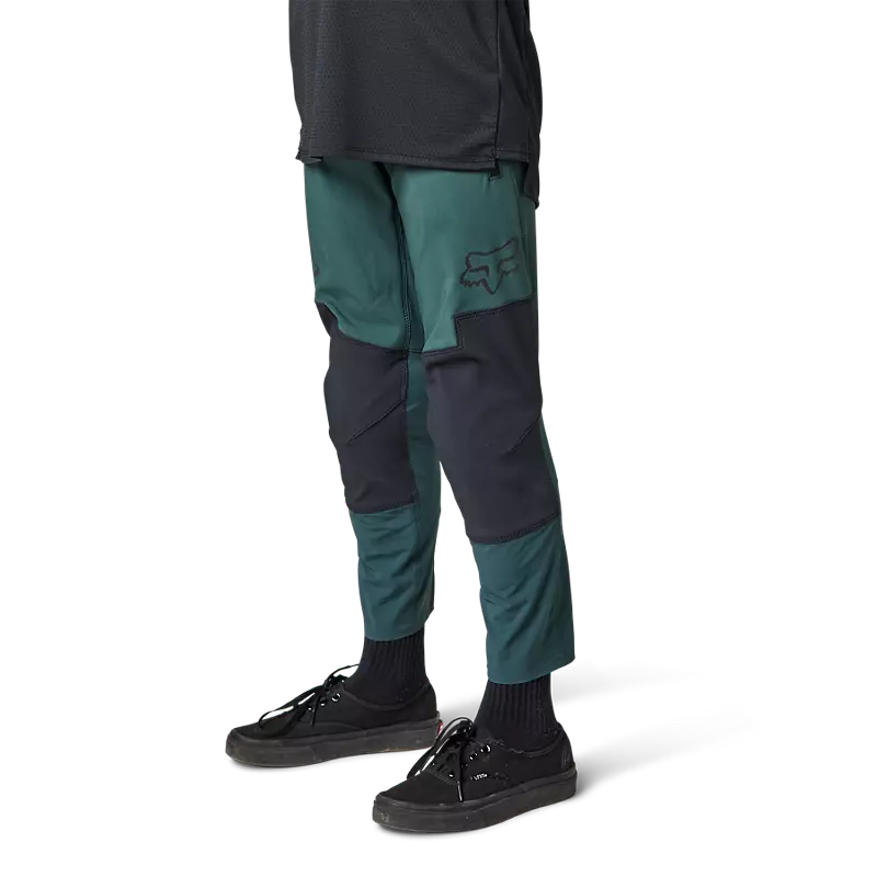 Youth defend pants