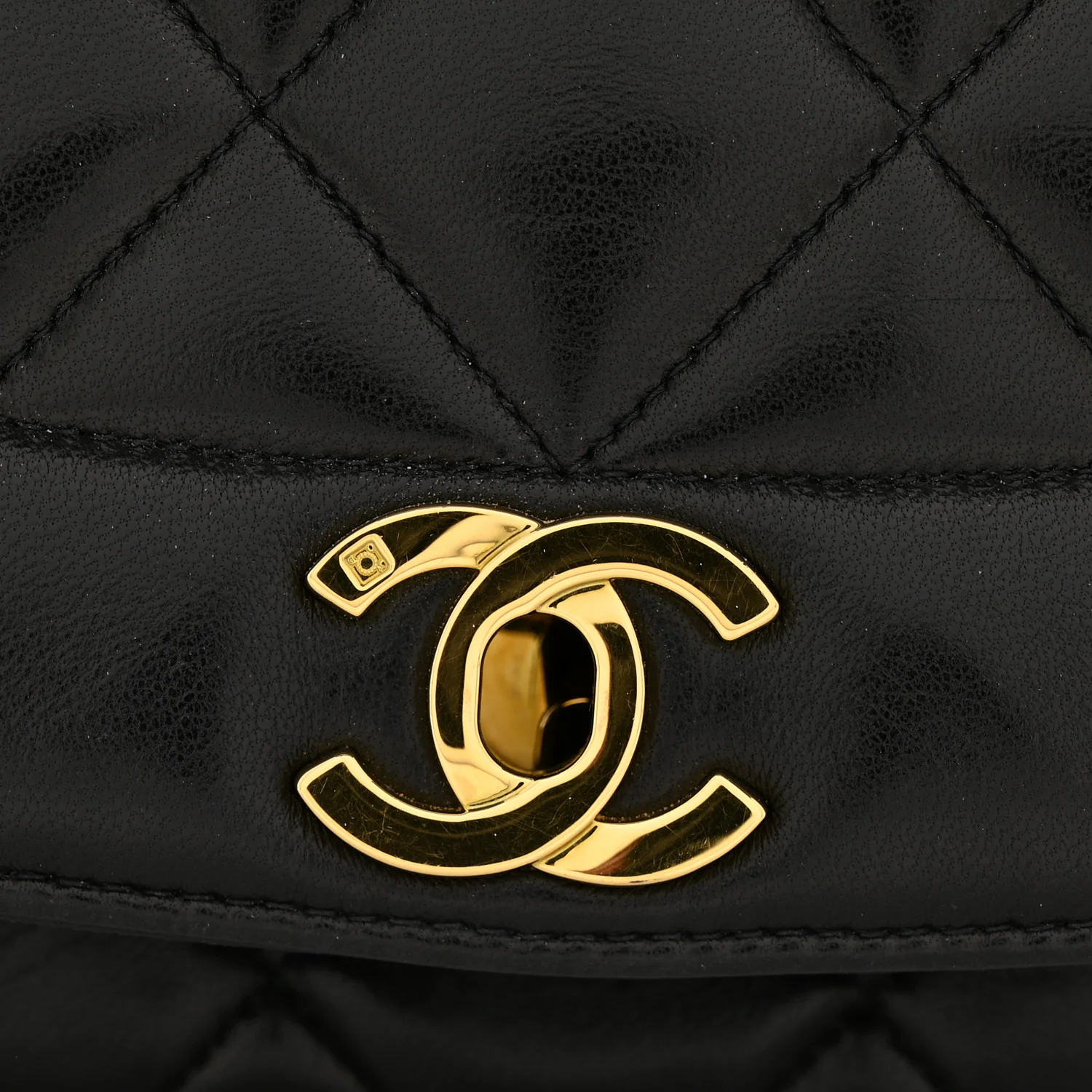 Lambskin Quilted Medium Single Flap Black - Top Club