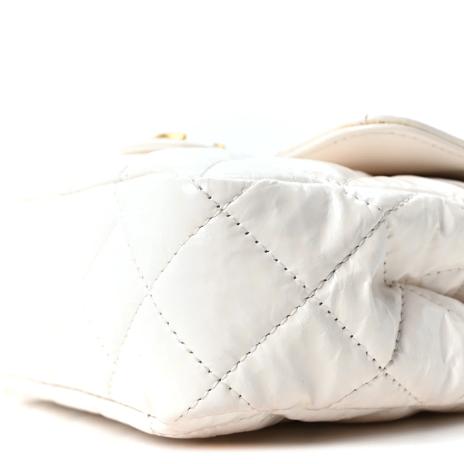 Shiny Crumpled Calfskin Quilted Small Wavy CC Hobo White - Top Club