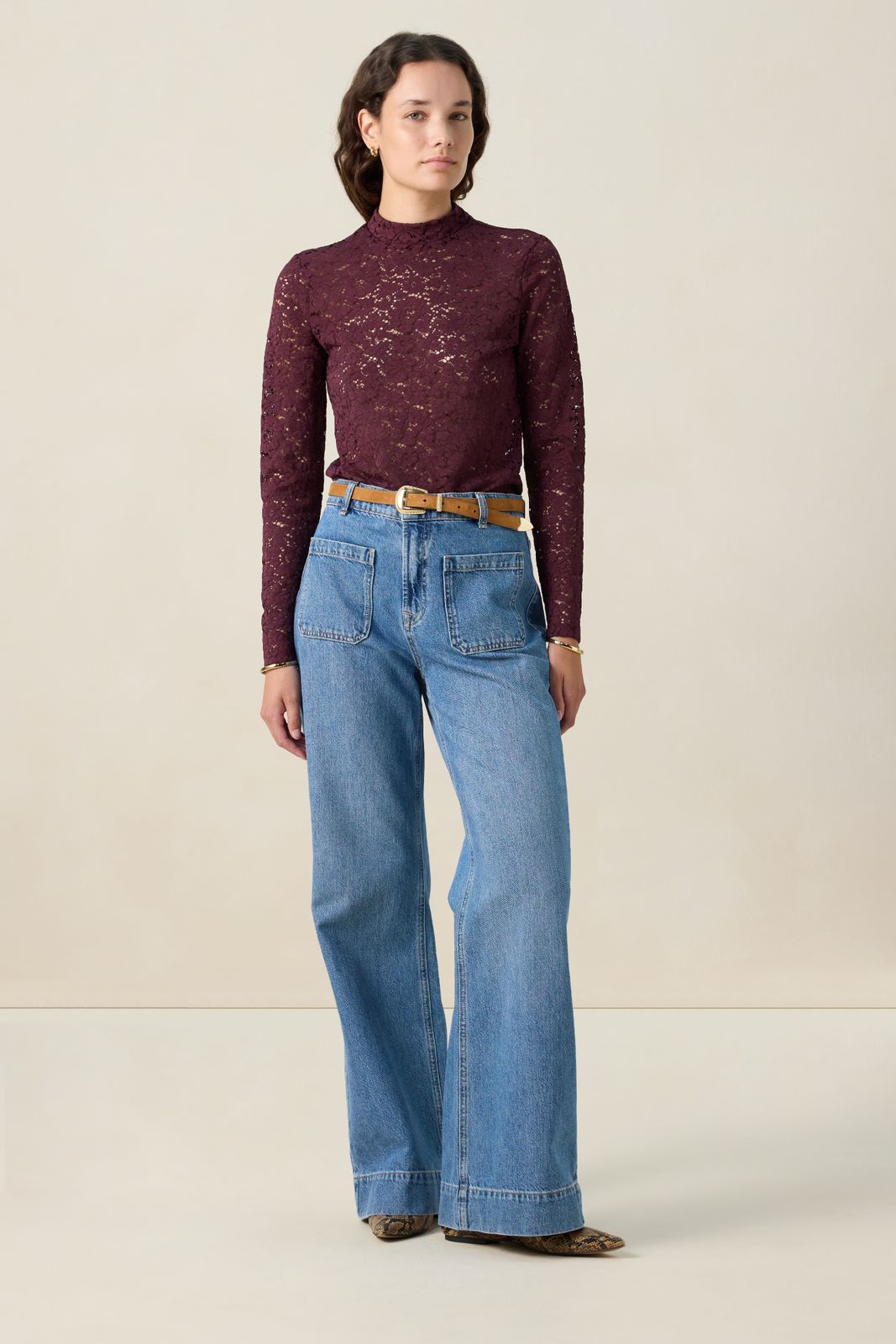 Donkerrode kanten top