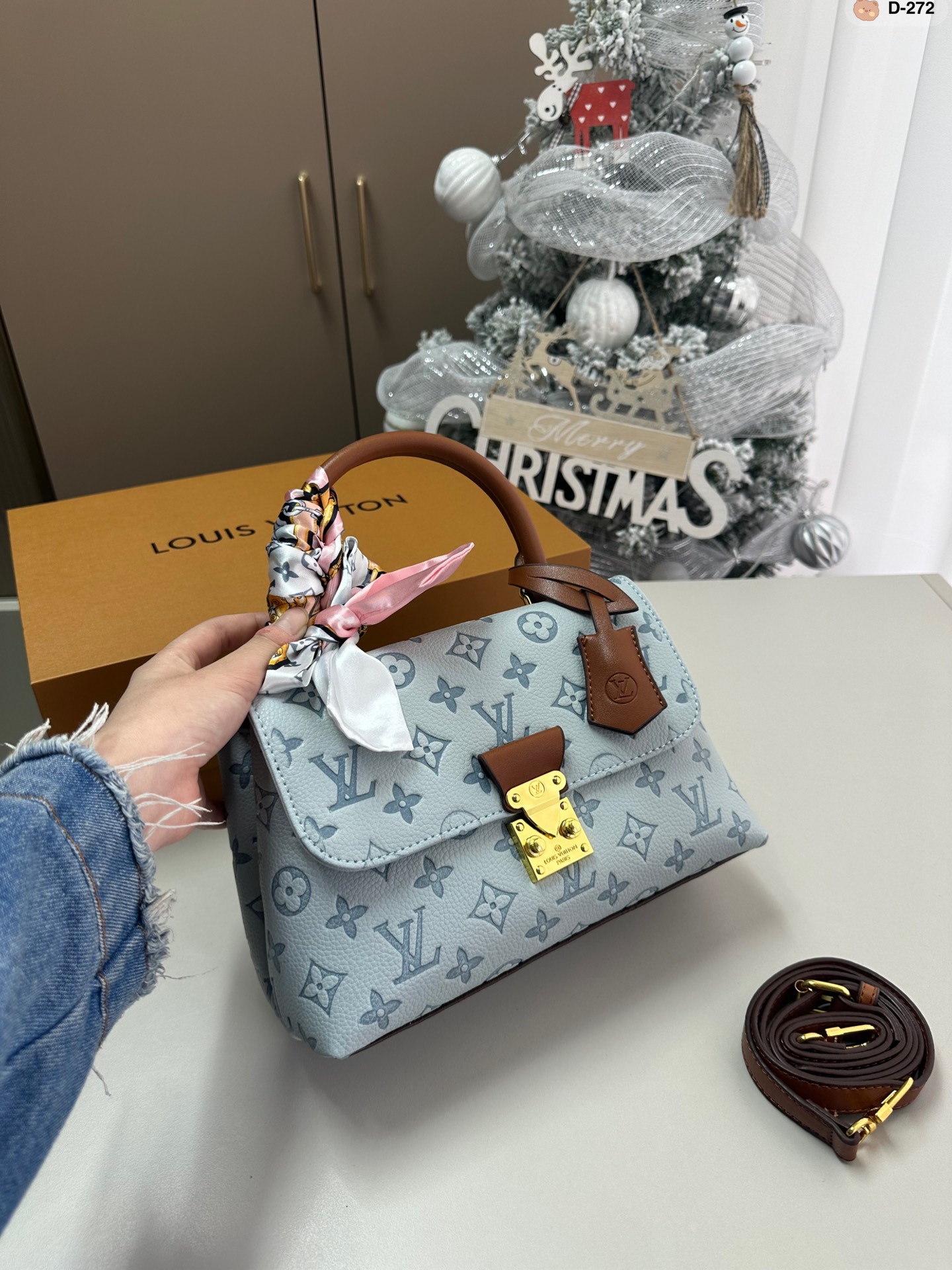 Louis madeleine bb bag size : 24*8*16 cm - Top Club