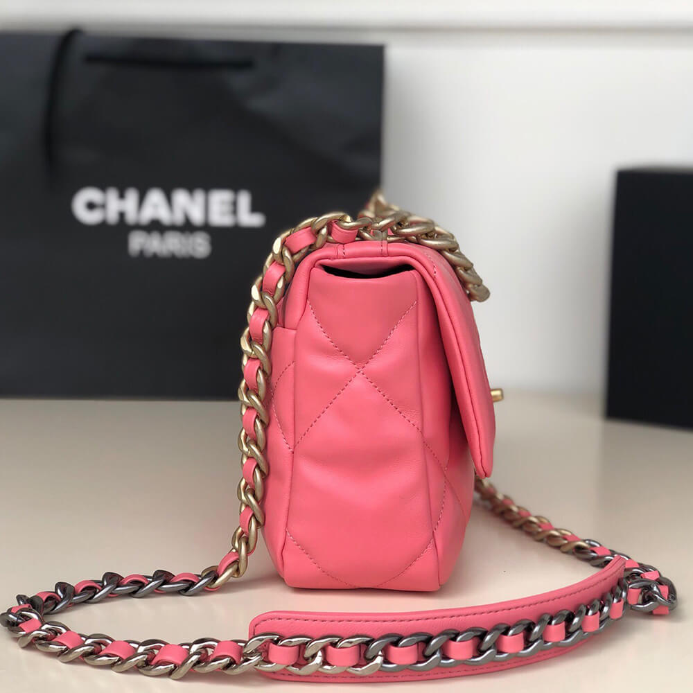 CHANEL 19 Handbag - Top Club