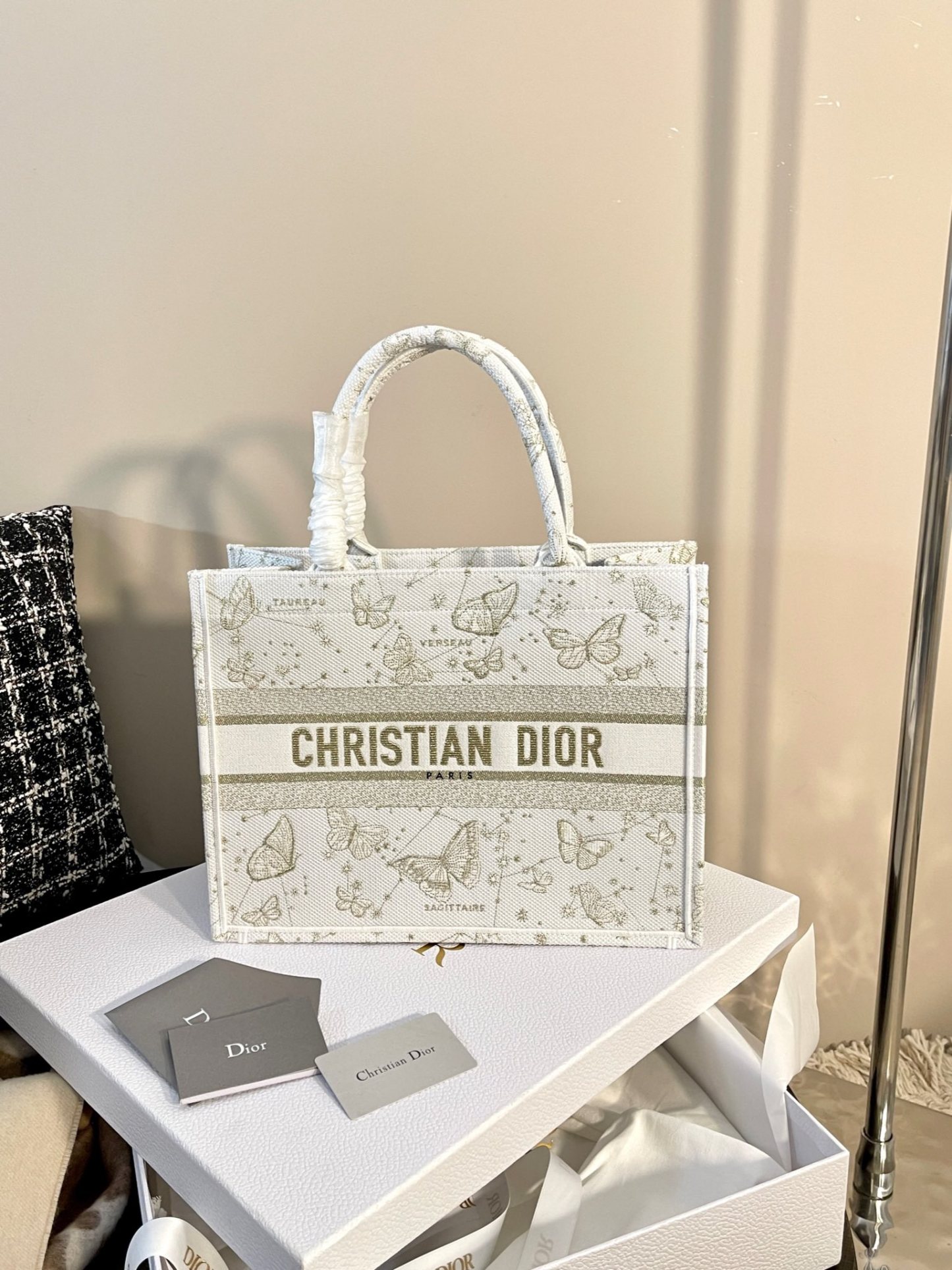 D book tote bag butterfly size: 36??27??16cm - Top Club
