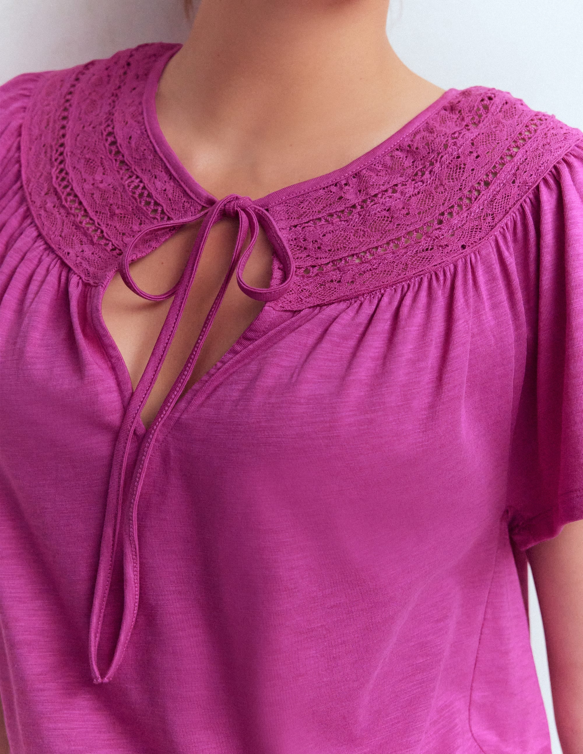 Edi T-Shirt mit Besatz-Passionsblume