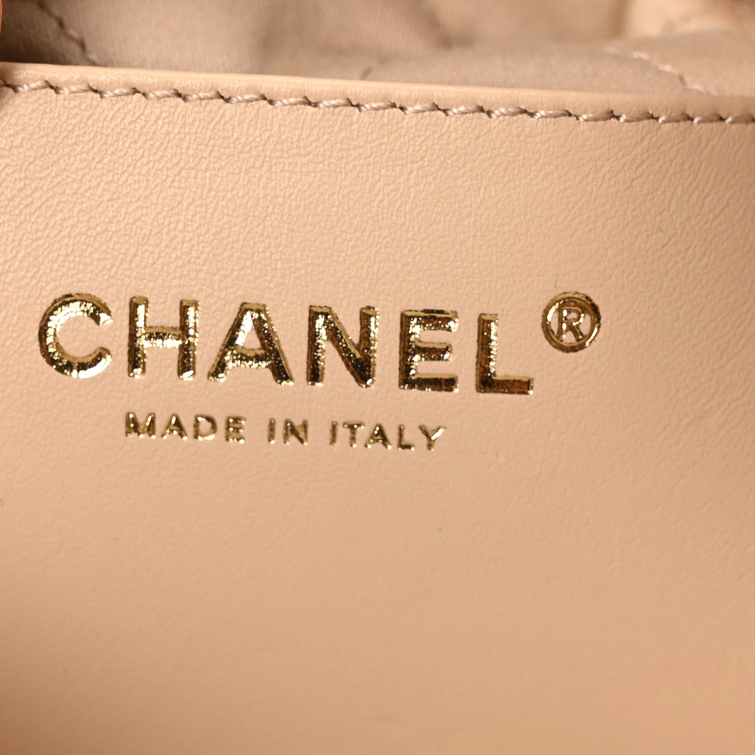 Shiny Calfskin Quilted Mini Chanel 22 White - Top Club