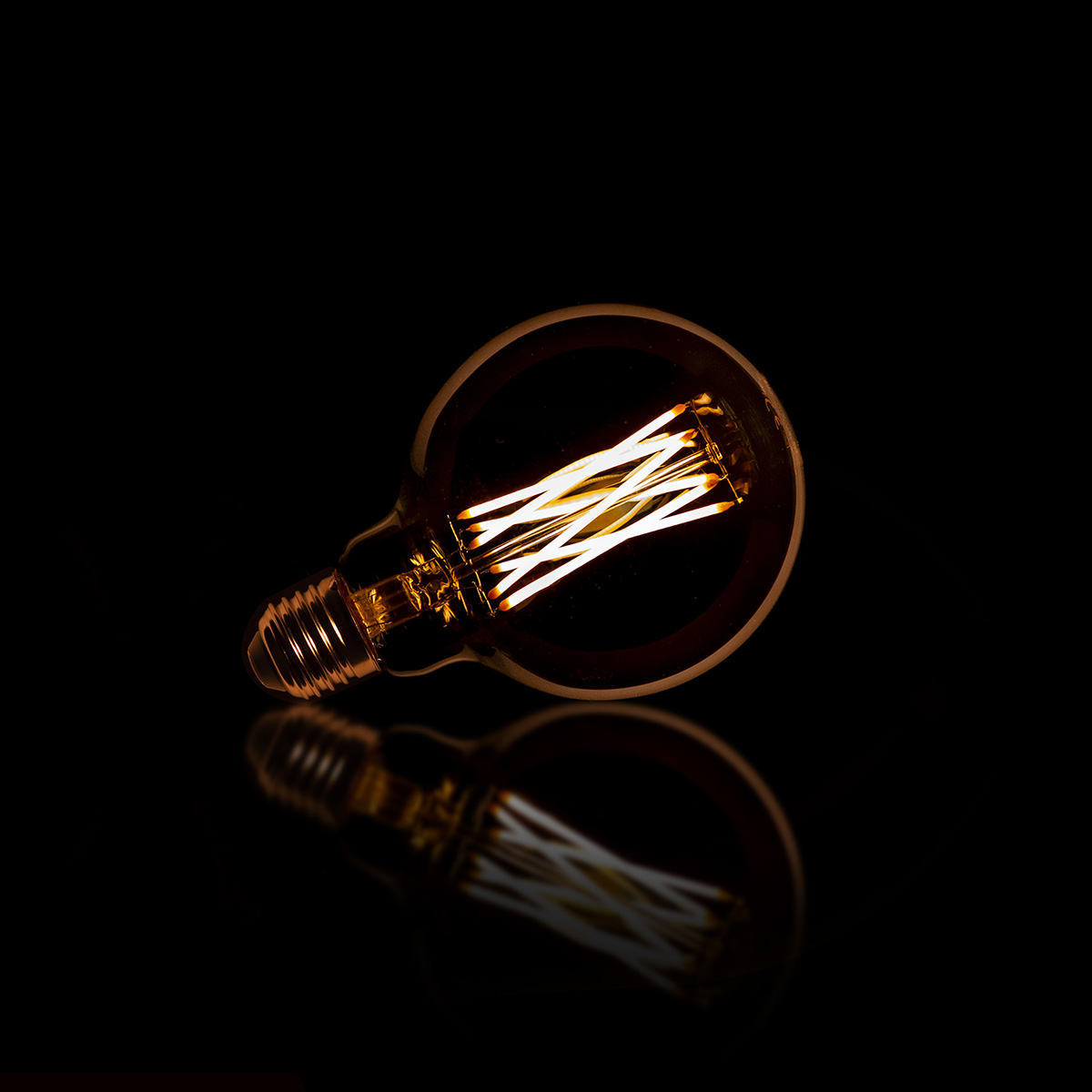 Lamp C - LED filament bol Ø9,5 9,5 cm