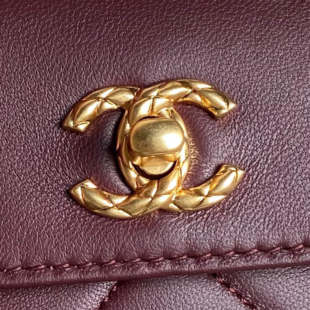 CHANEL Clutch - Top Club