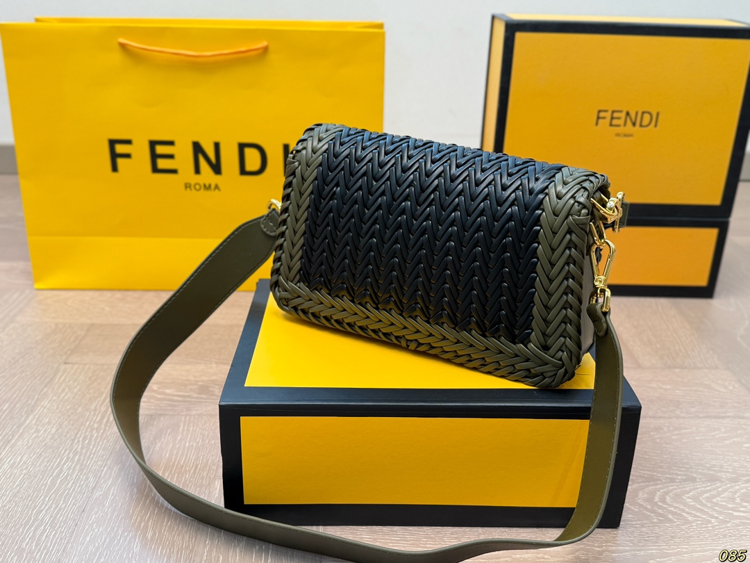 Fen new arrival Baguette bag size: 26 * 15 cm - Top Club