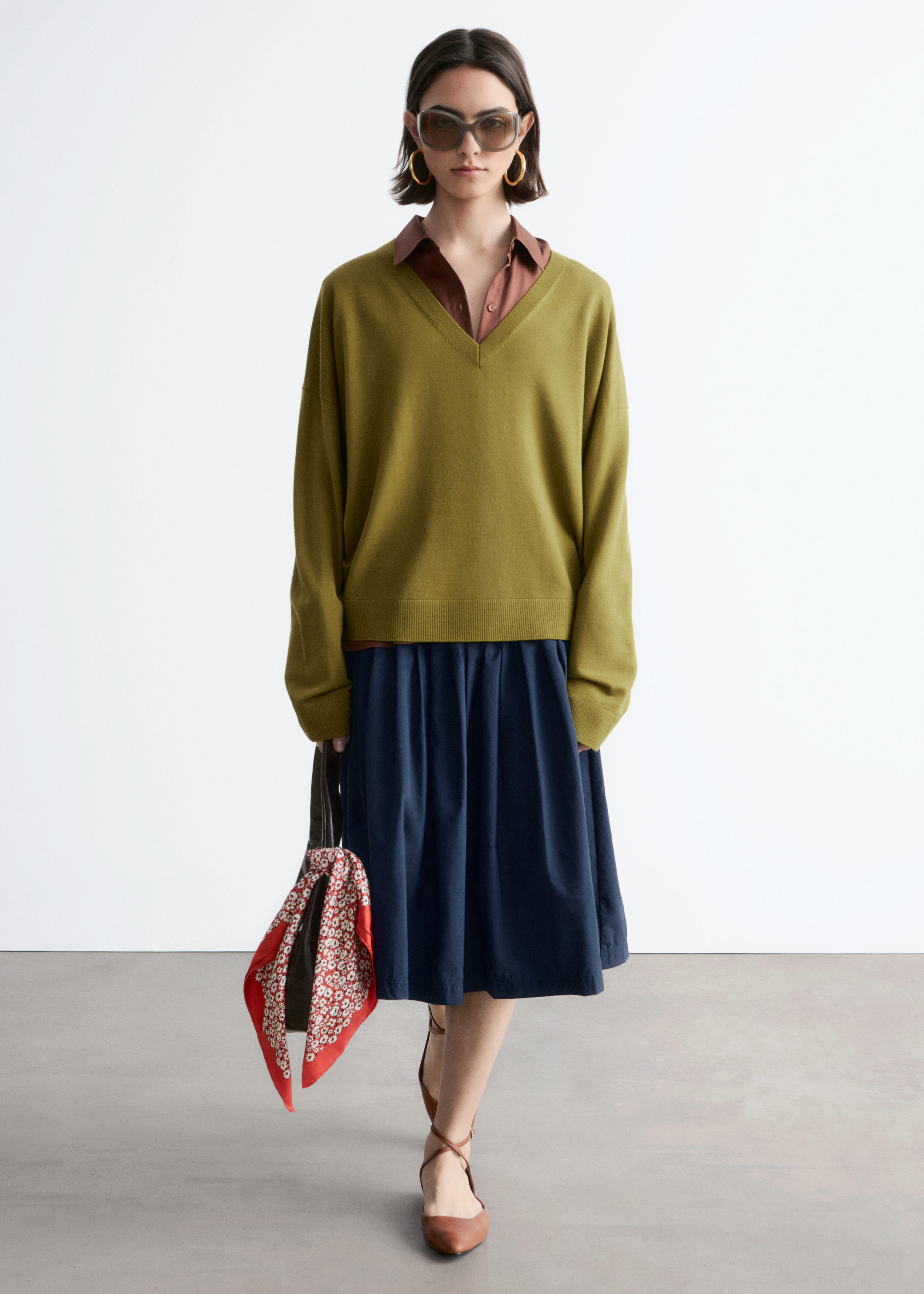 & Other Stories V-NECK MERINO WOOL JUMPER