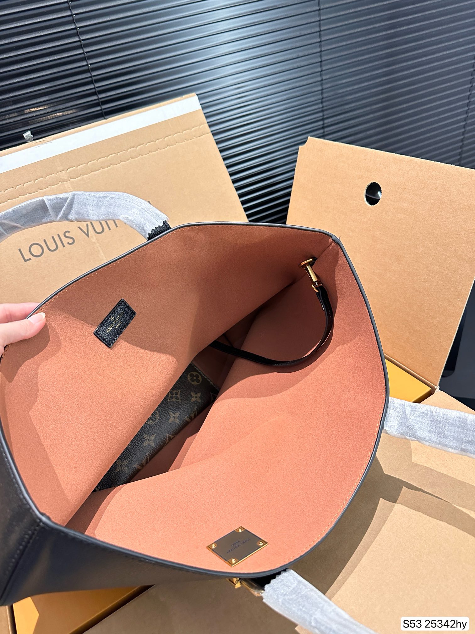 Louis new arrival lock hobo tote bag size��47 * 31 cm - Top Club