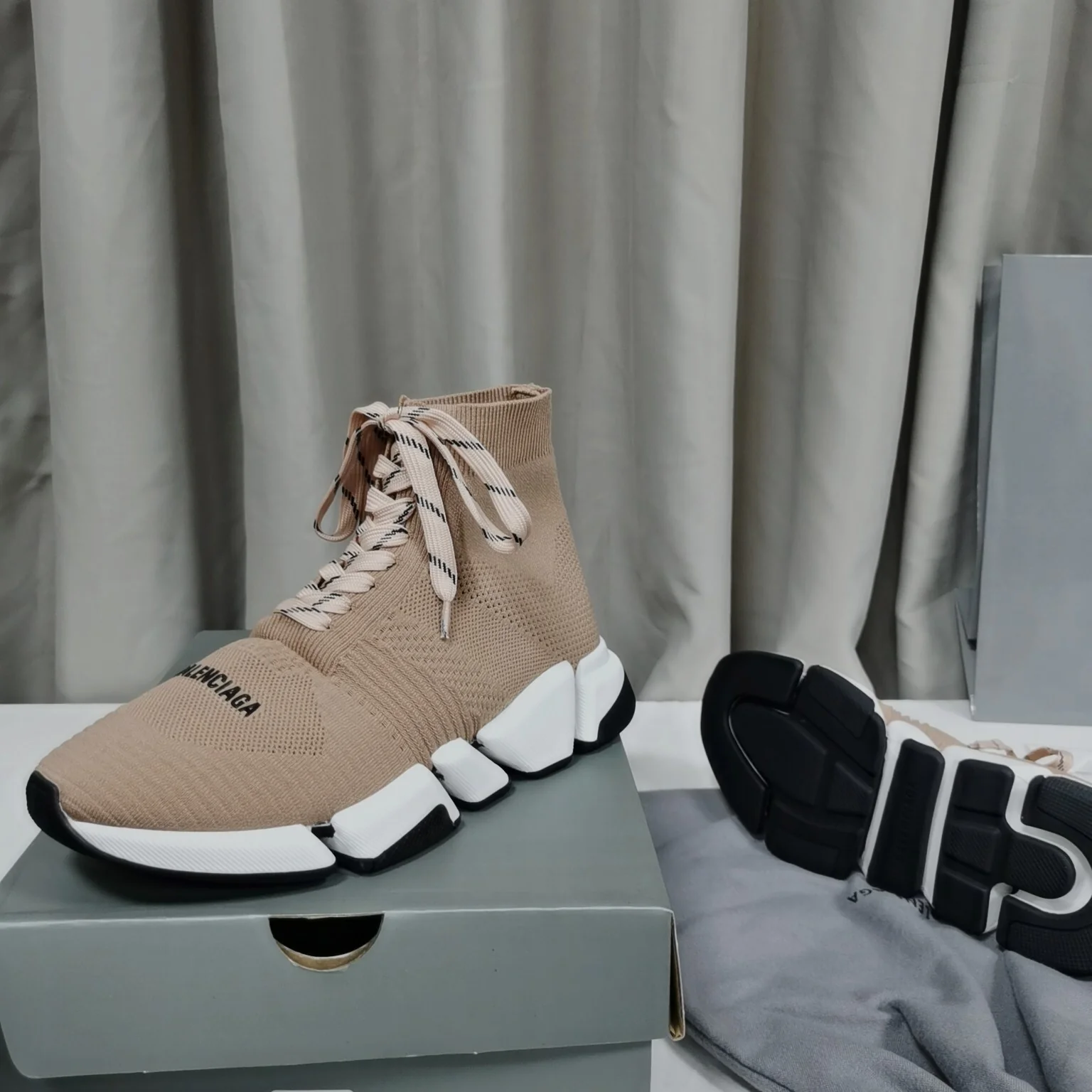 Balenciaga Unisex Beige Lace-up Sock Sneakers Fashionable Footwear for Men and Women with Unique Design - Sneaker Replica Workshop