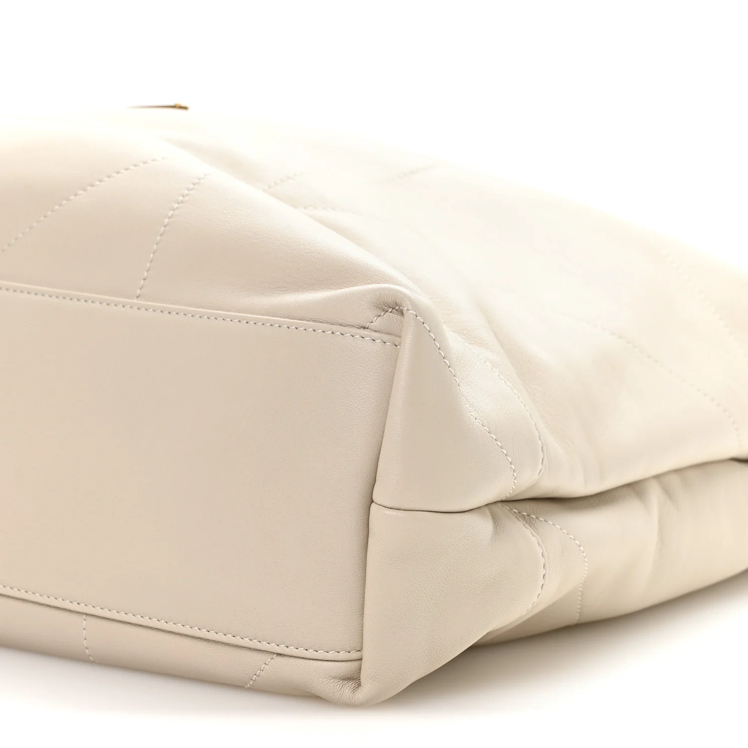 Lambskin Matelasse Monogram Large Jamie 4.3 Pochon Crema Soft - Top Club