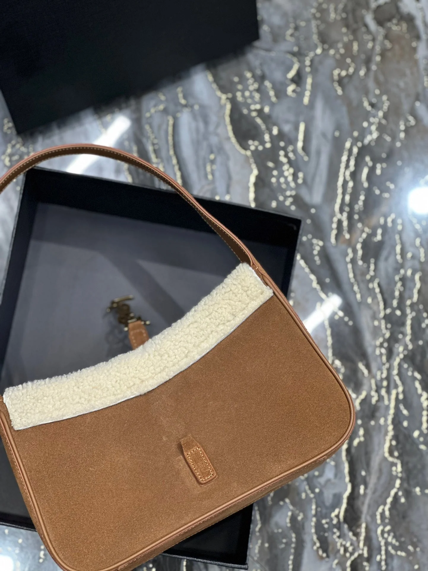 YSL Le5��7 Hobo Shearling Suede Shoulder Bag 25x14x6cm - Top Club