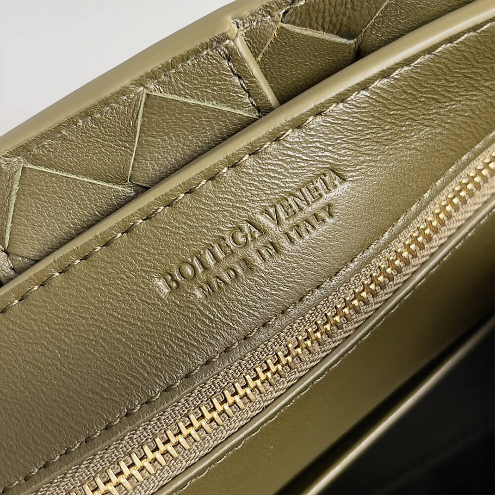 Bottega Veneta Small Andiamo - Top Club