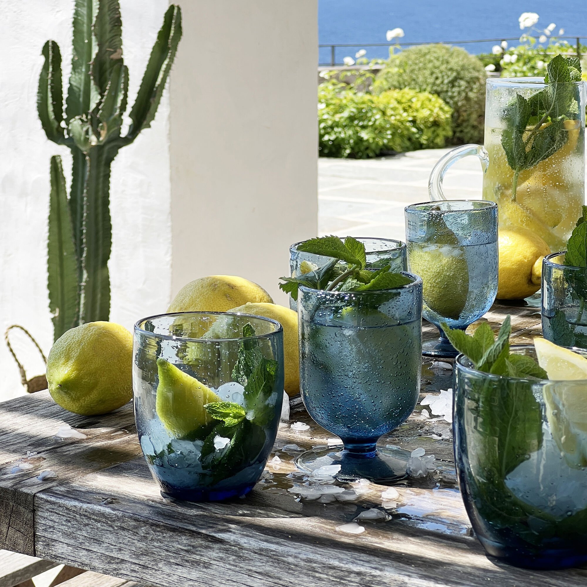 BULLA - Gobelet en verre bullé 35cl - bleu