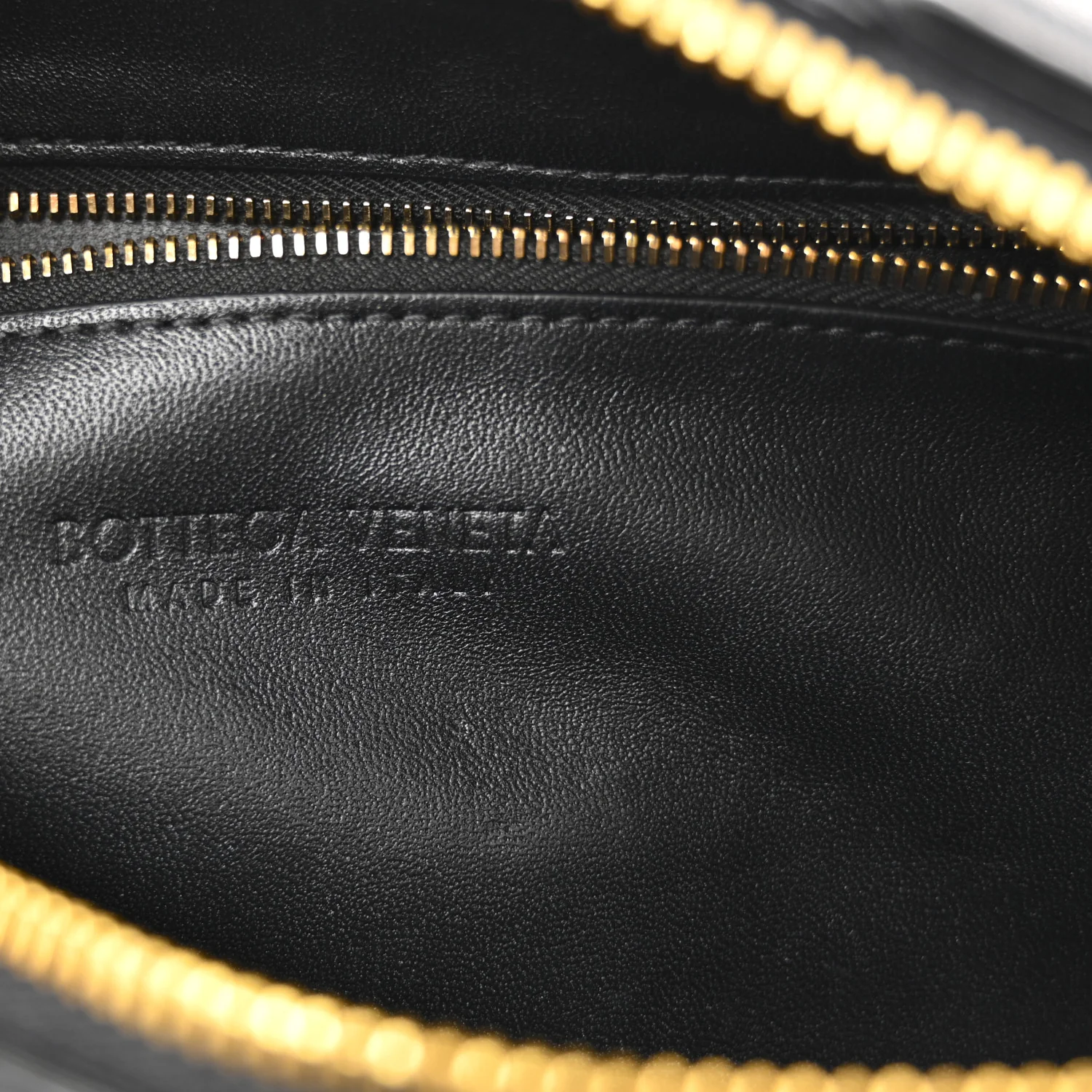Lambskin Maxi Intrecciato Brick Cassette Bag Black - Top Club