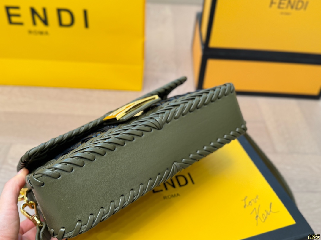 Fen new arrival Baguette bag size: 26 * 15 cm - Top Club
