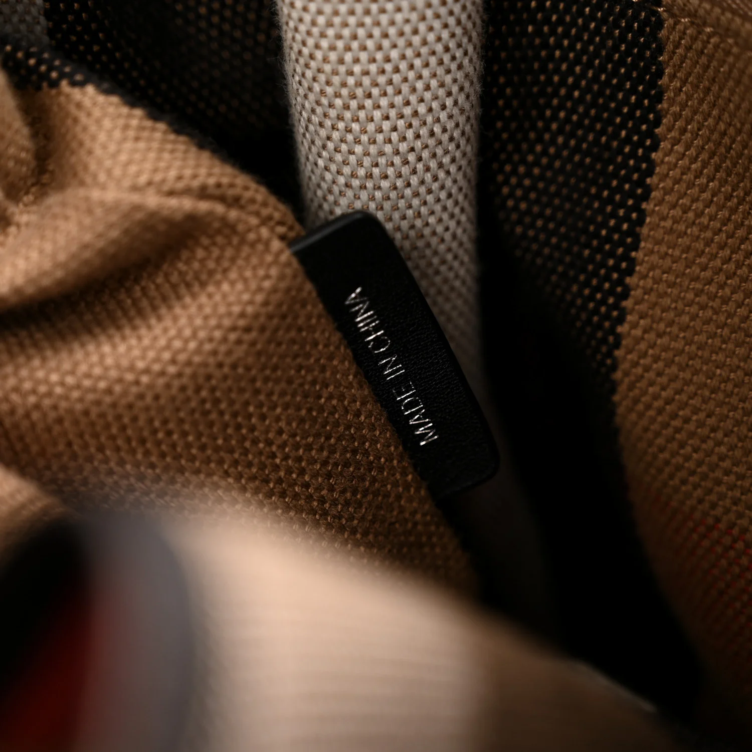 Grainy Calfskin House Check Medium Maidstone Black - Top Club