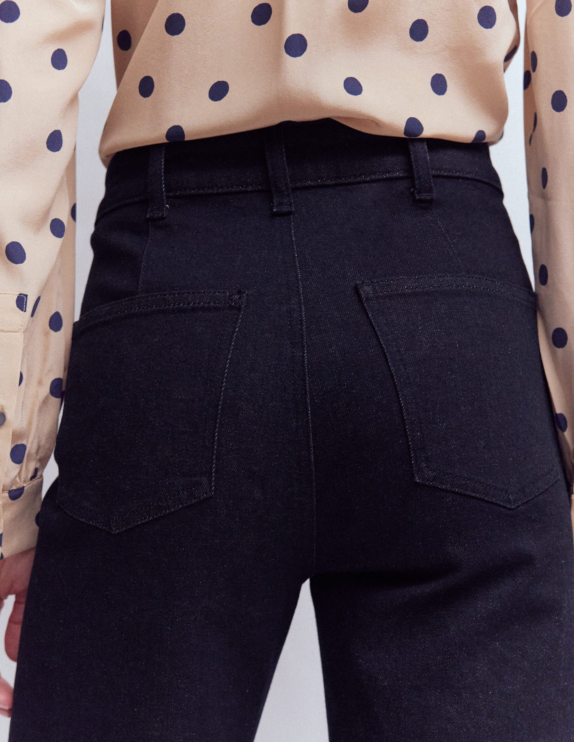 Jeans mit Biesen und geradem, weitem Bein-Indigo Waschung