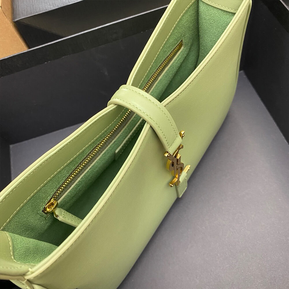 YSL LE 5 A 7 HOBO BAG IN SMOOTH LEATHER - Top Club