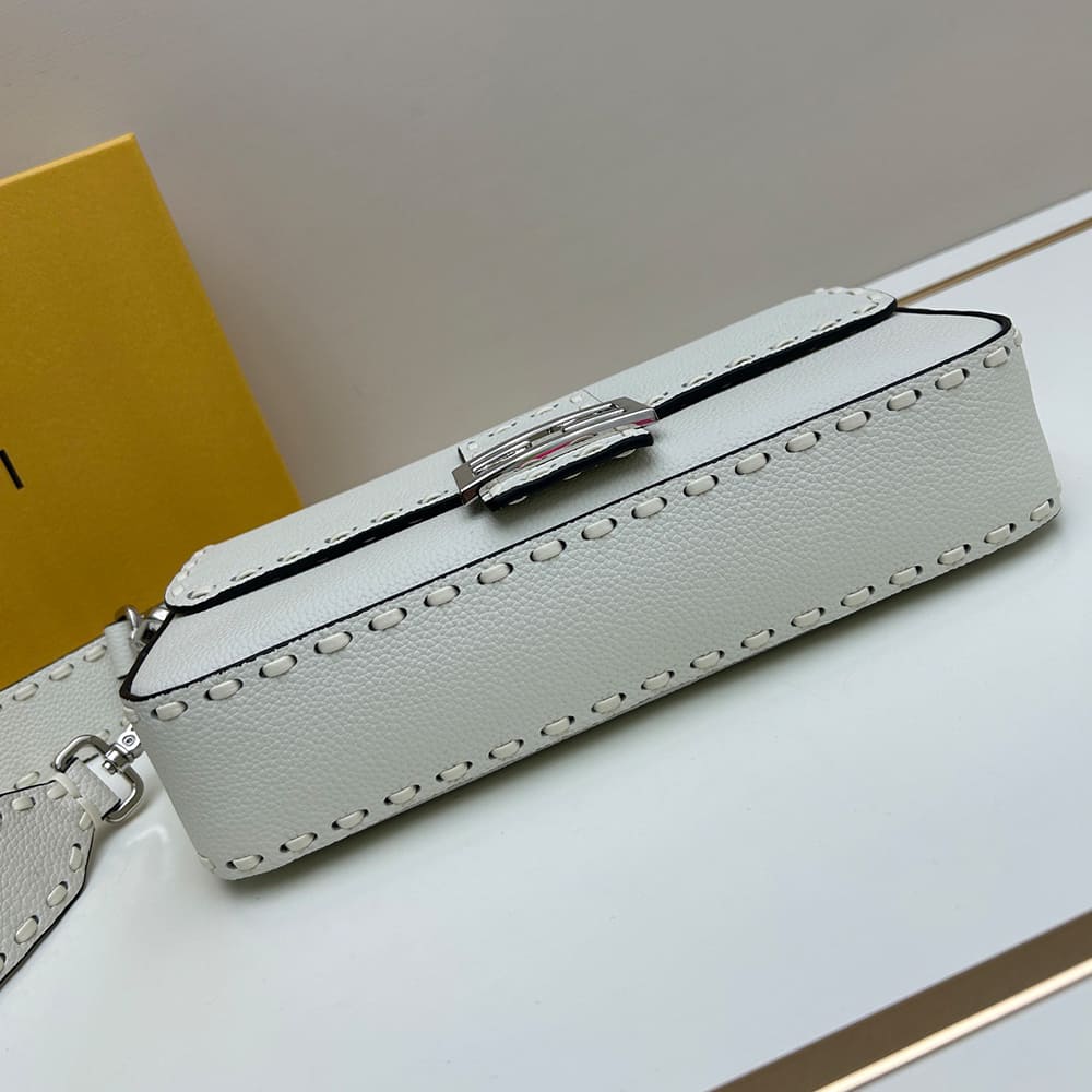 Fendi Baguette - Top Club