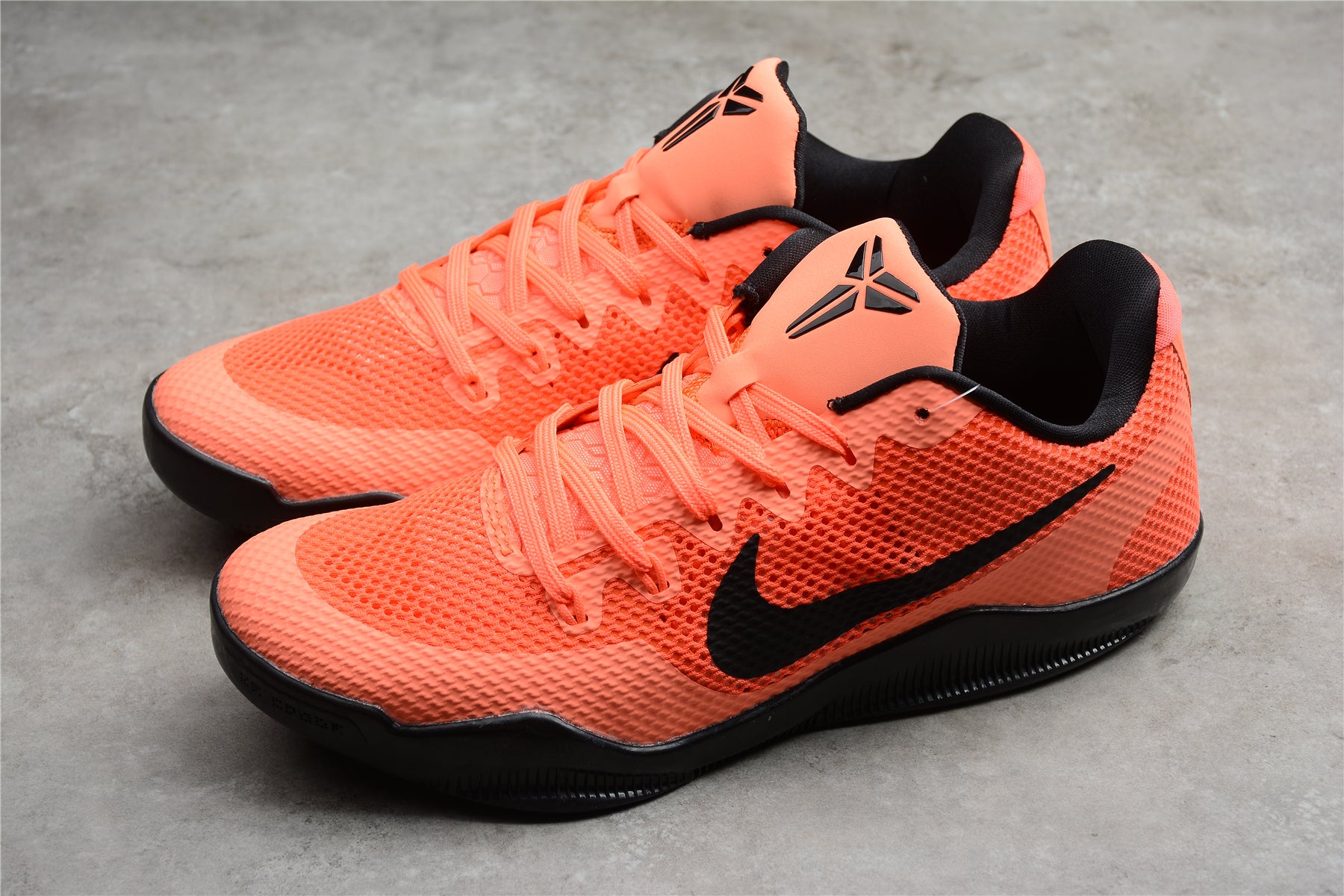 NIKE KOBE 11 EM LOW x BARCELONA - Sneaker Replica Workshop