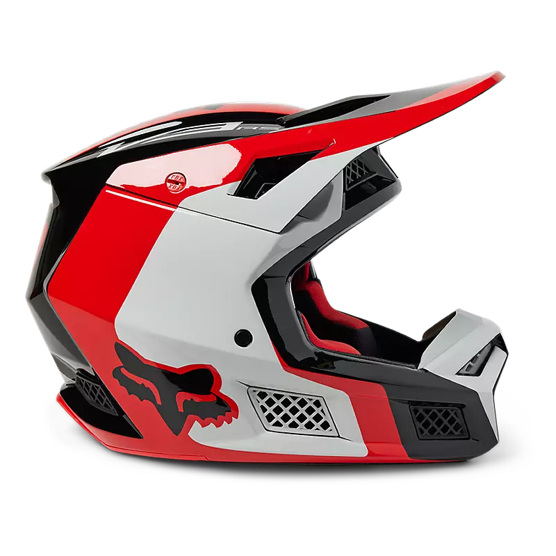 V3 RS Effect Helm (2023)
