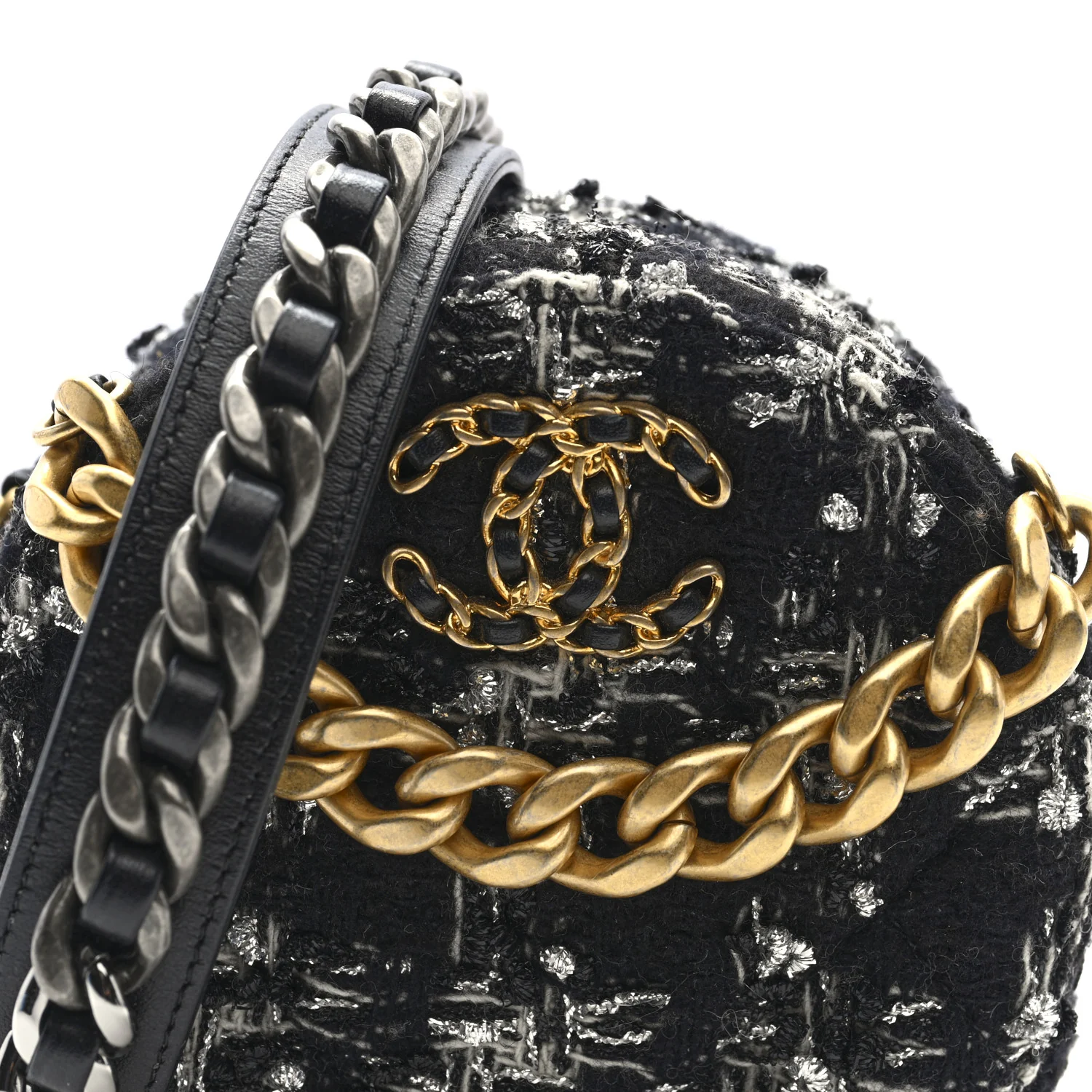 Tweed Quilted 19 Round Clutch With Chain Black White - Top Club