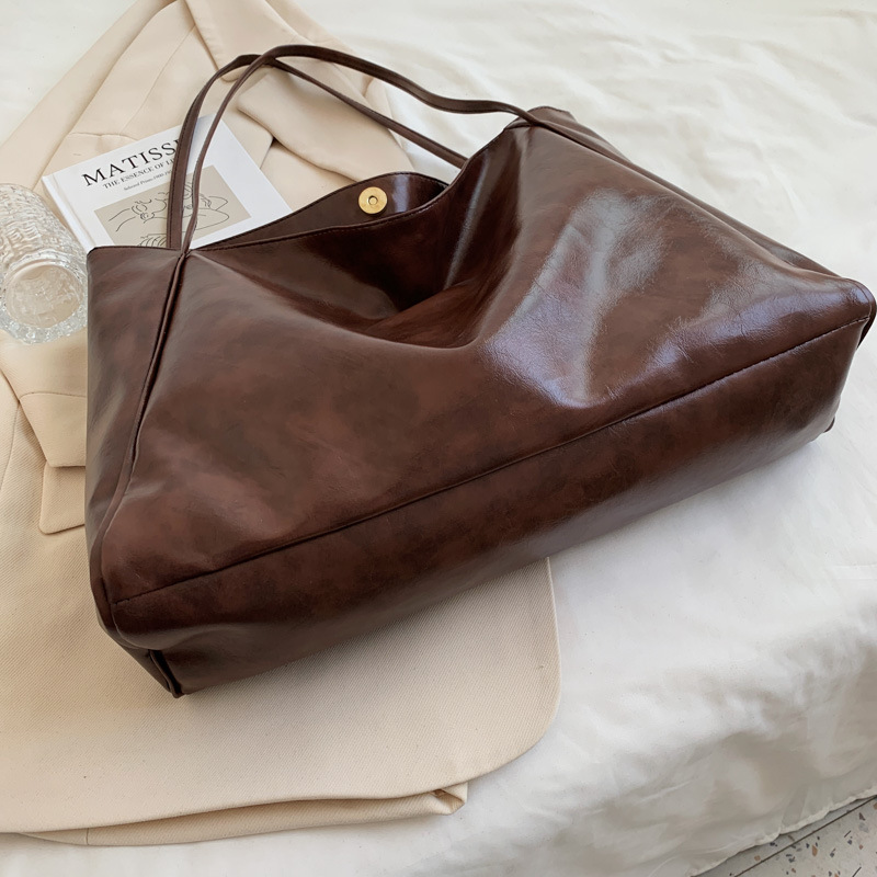 Women's tote bag 2021 new autumn and winter Korean and Japanese style large-capacity soft leather shoulder bag retro casual handbag bucket bag
