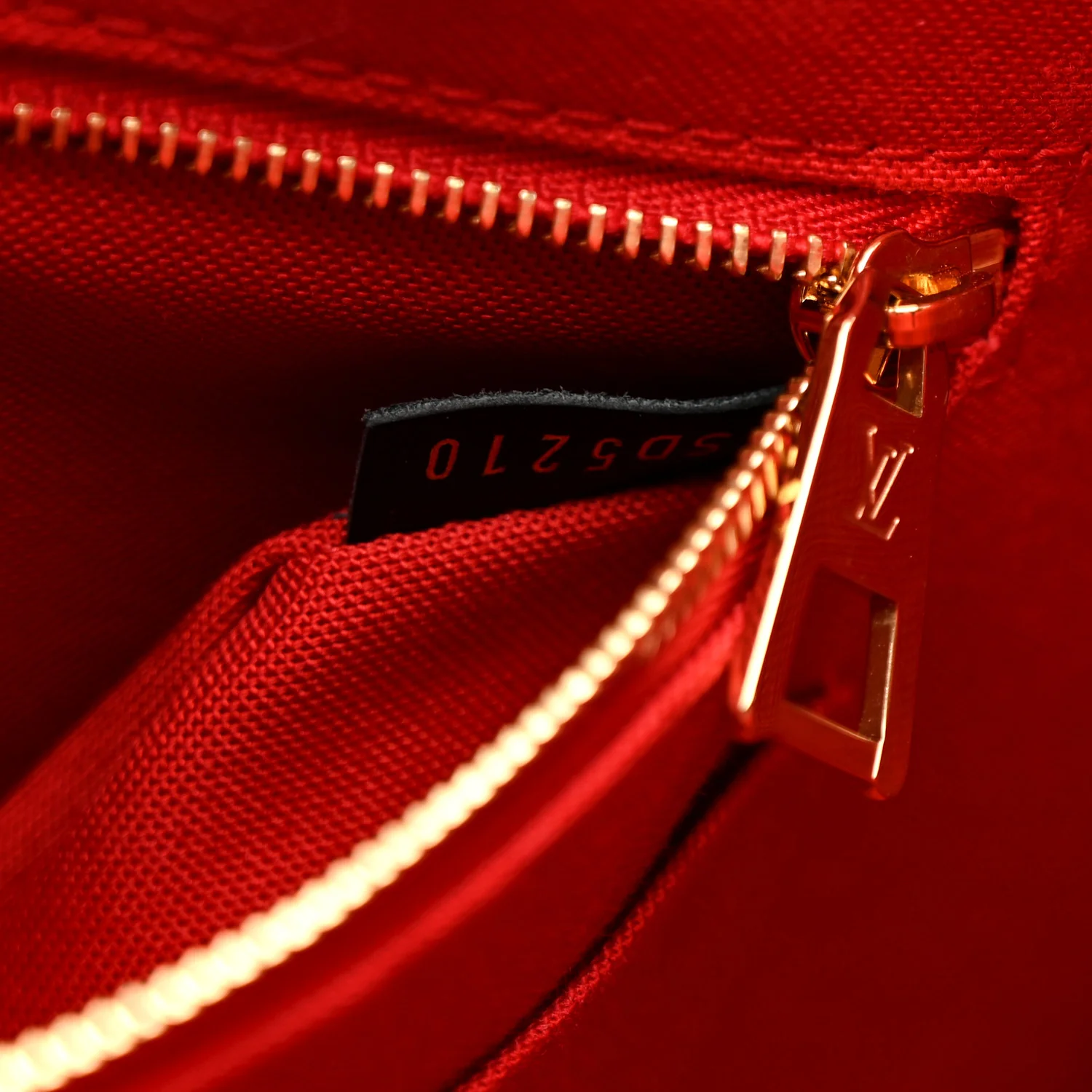 Reverse Monogram Giant Onthego MM - Top Club