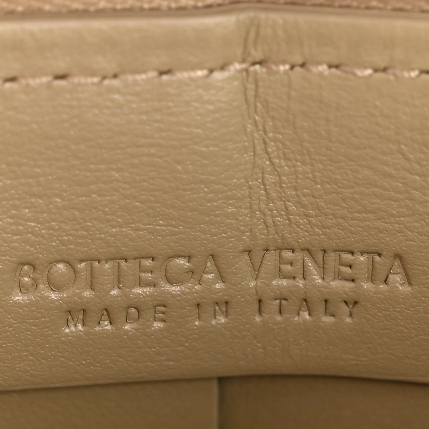 Lambskin Maxi Intrecciato Cassette Camera Bag Travertine - Top Club