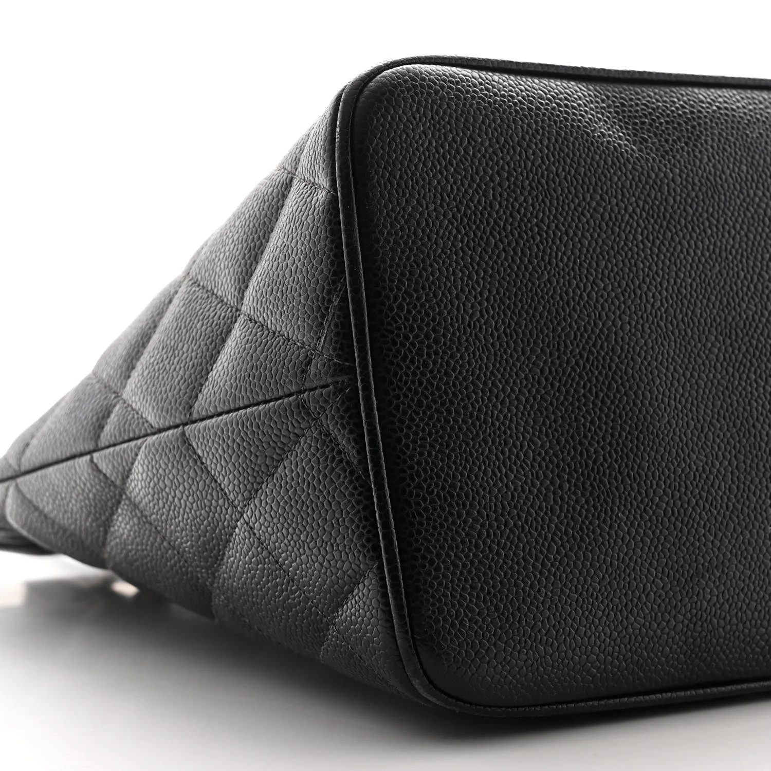 Caviar Quilted Medallion Tote Black - Top Club