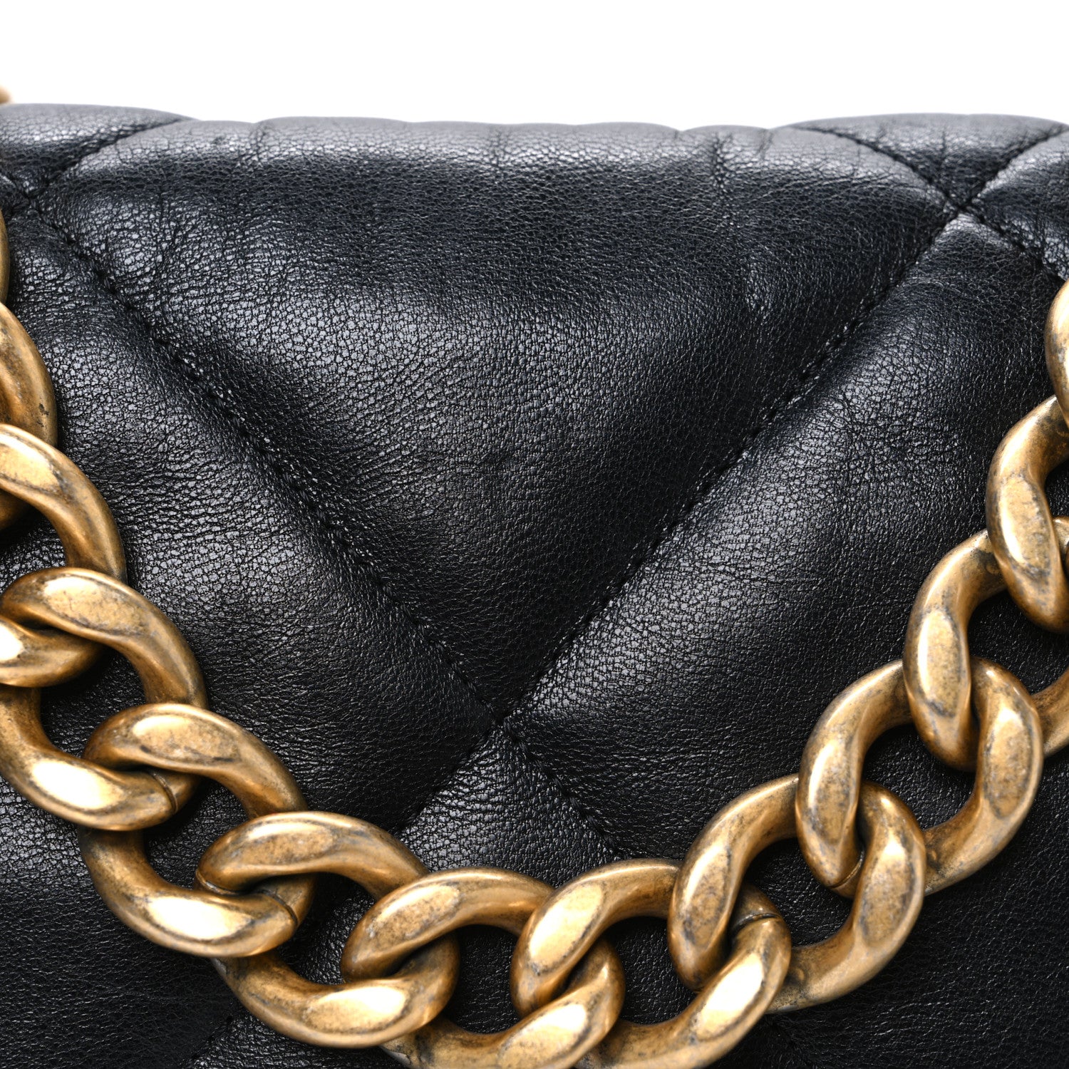 Shiny Goatskin Quilted Maxi Chanel 19 Flap Black - Top Club