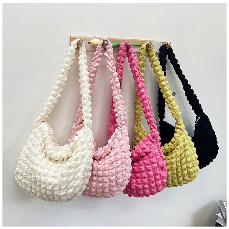 Soft and Textured Large-Capacity Women's Shoulder Bag, Commuting Casual Puff Cloud Bag, New Japanese and Korean Style Pleated Bag