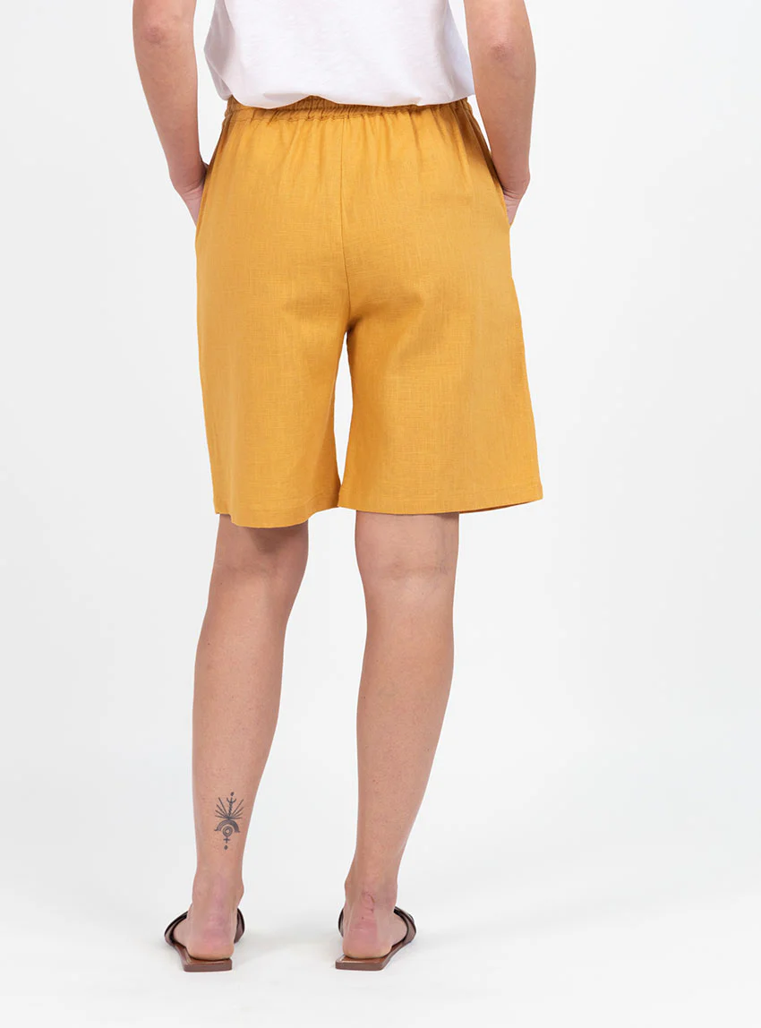 Bermuda femme en lin et coton jaune safran