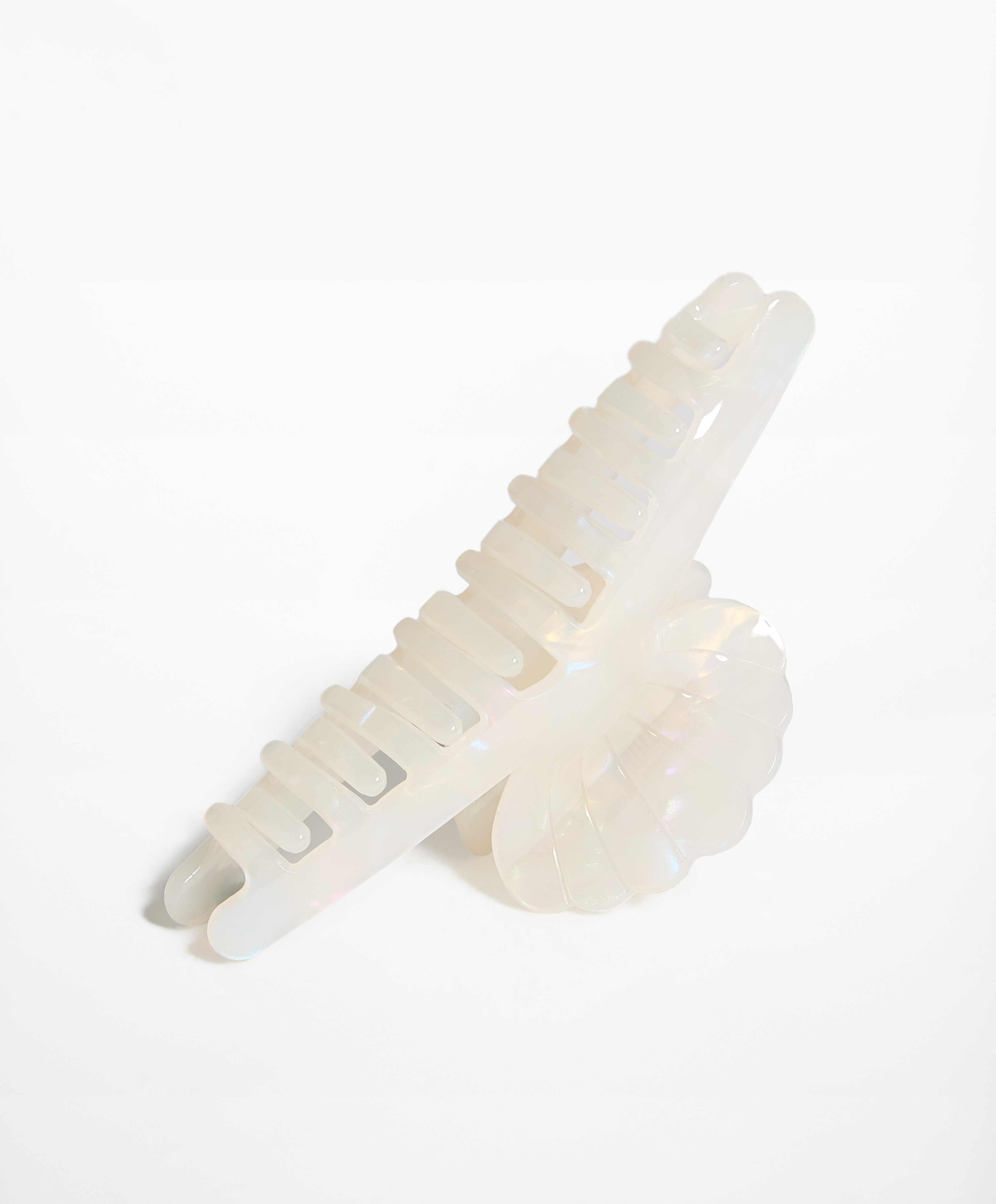 OYSHO Shell hair clip