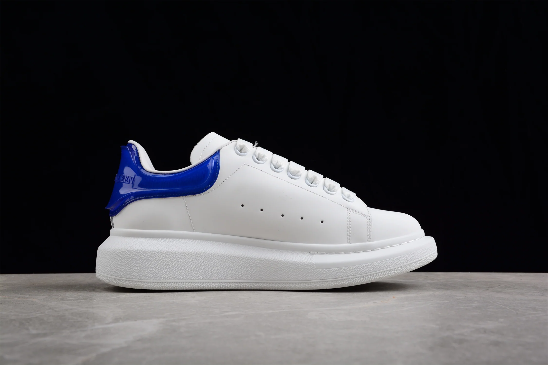 Alexander McQueen Oversized Sneaker 'White Electric Blue' - Sneaker Replica Workshop