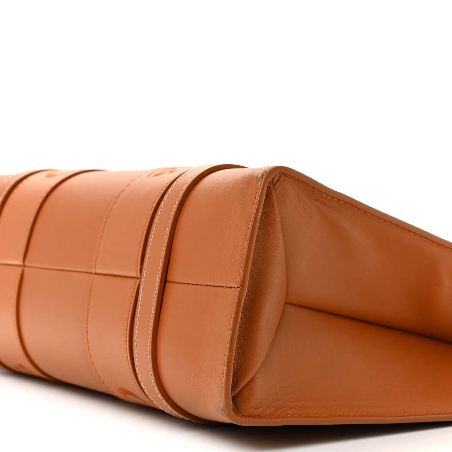Calfskin Medium Woody Tote Caramel - Top Club