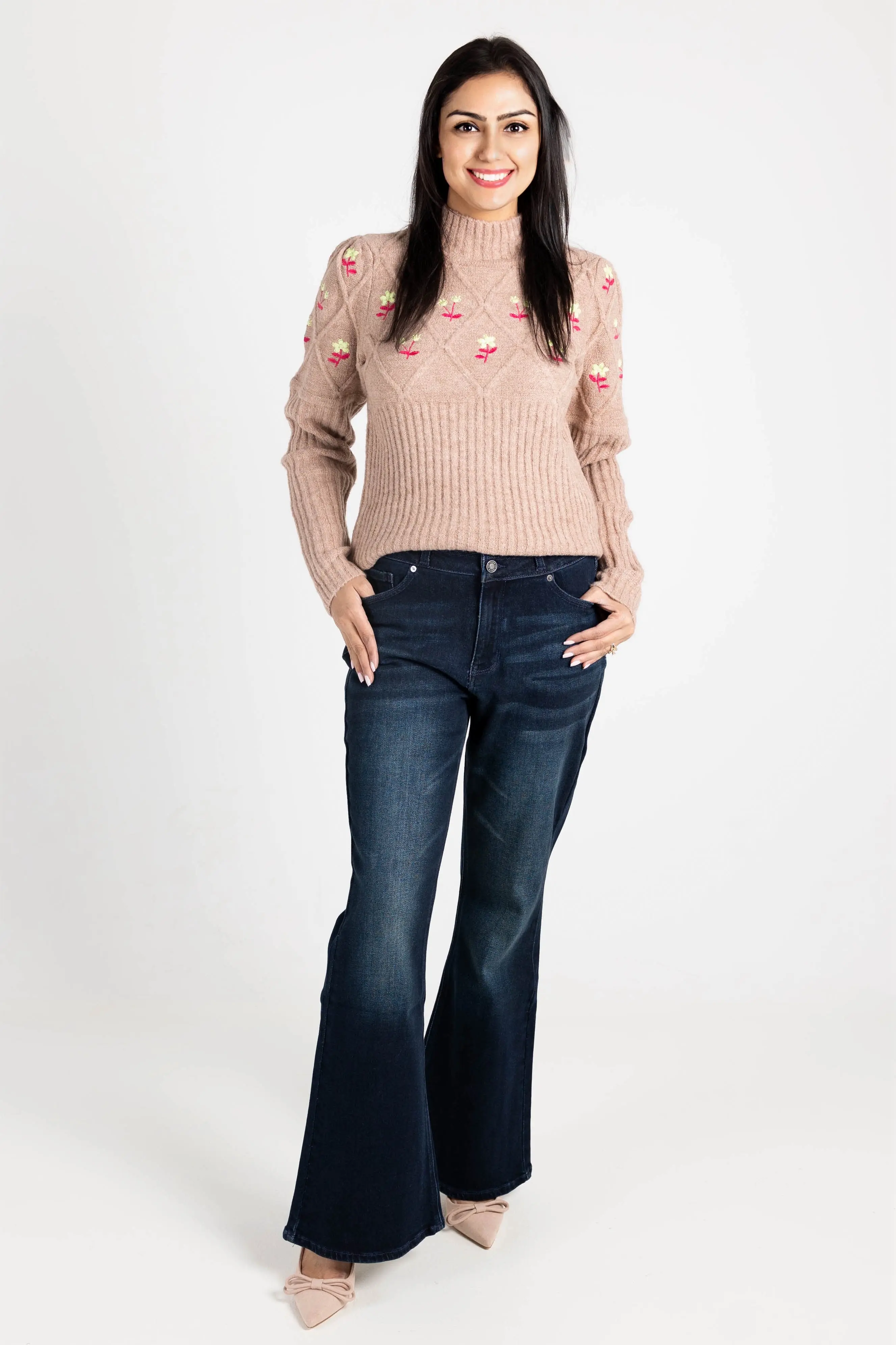 Happy Times Floral Sweater - ALJEGJ