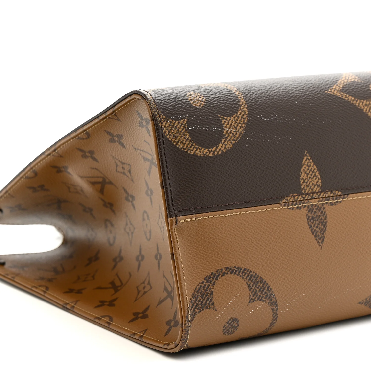 Reverse Monogram Giant Onthego MM - Top Club