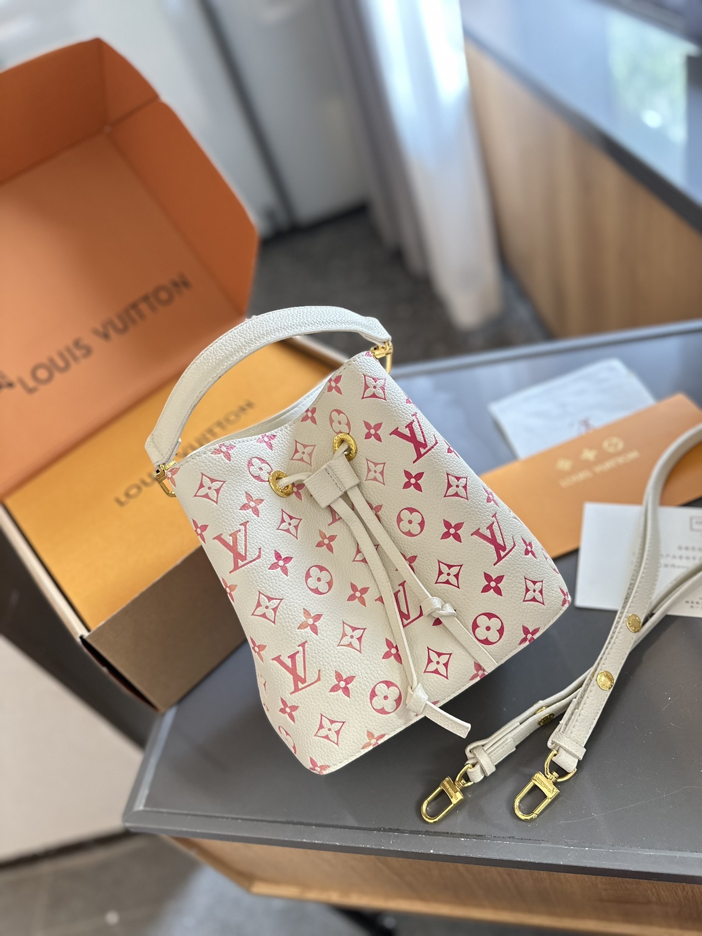 Louis new arrival NEONOE M44022 bag size: 20 cm - Top Club