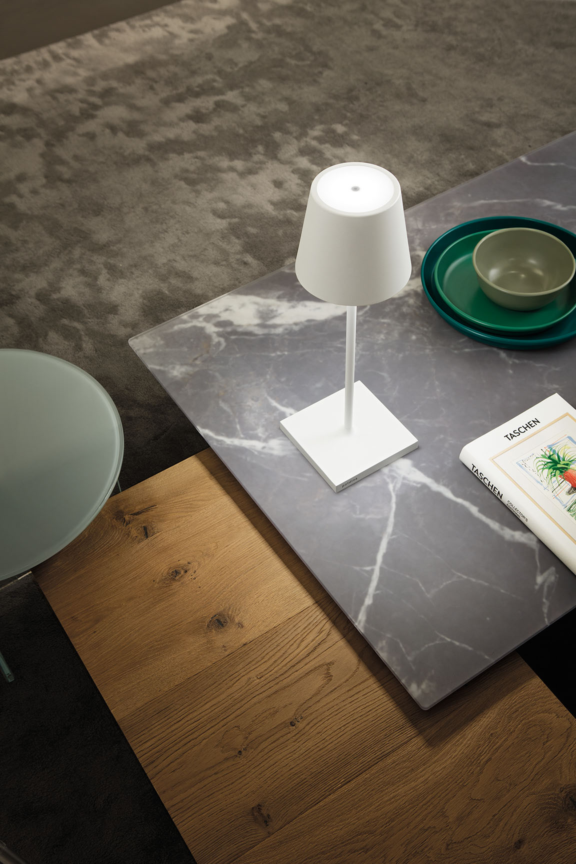Zafferano oplaadbare tafellamp Desk L wit