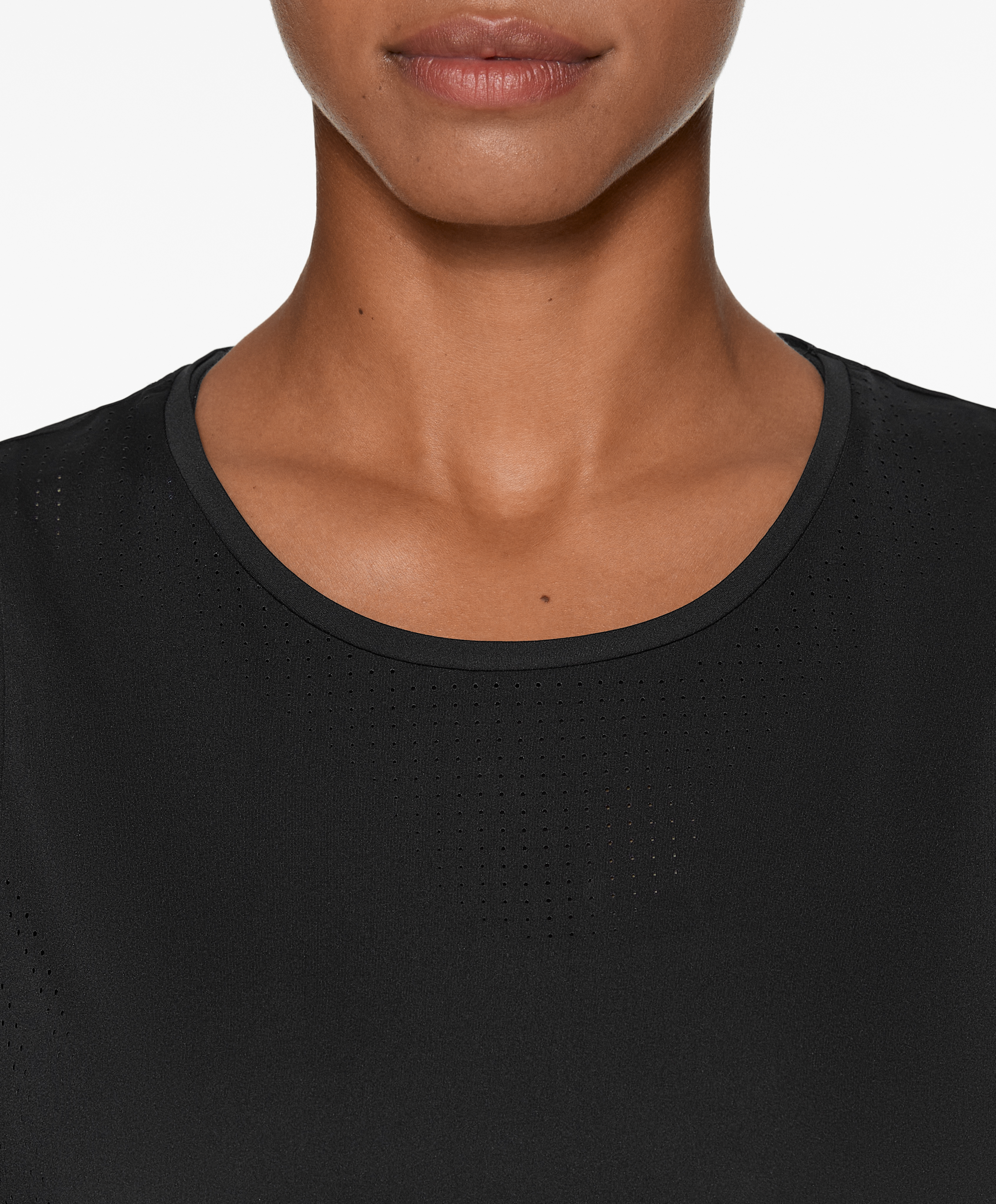 OYSHO Sleeveless cropped technical T-shirt