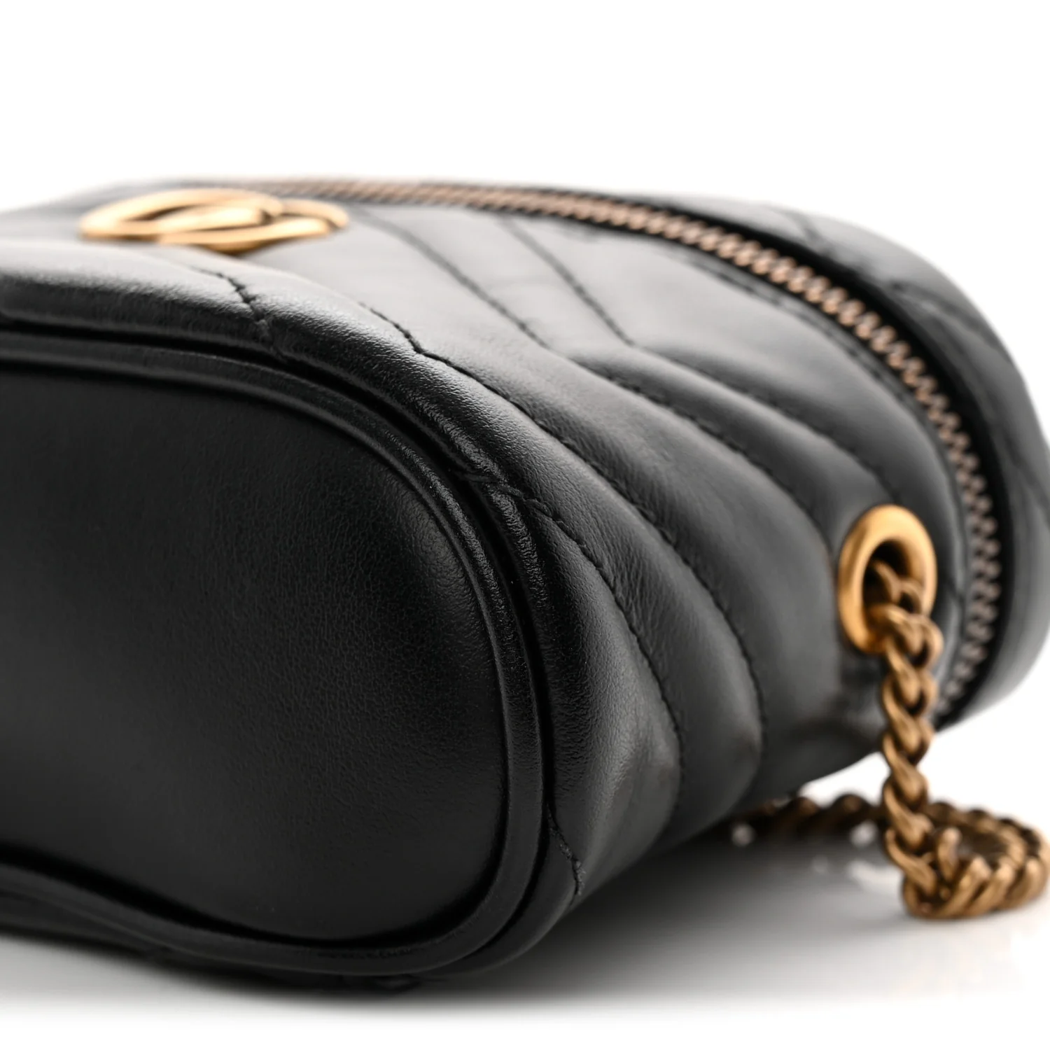 Calfskin Matelasse Chevron Mini GG Marmont Top Handle Bag Black - Top Club