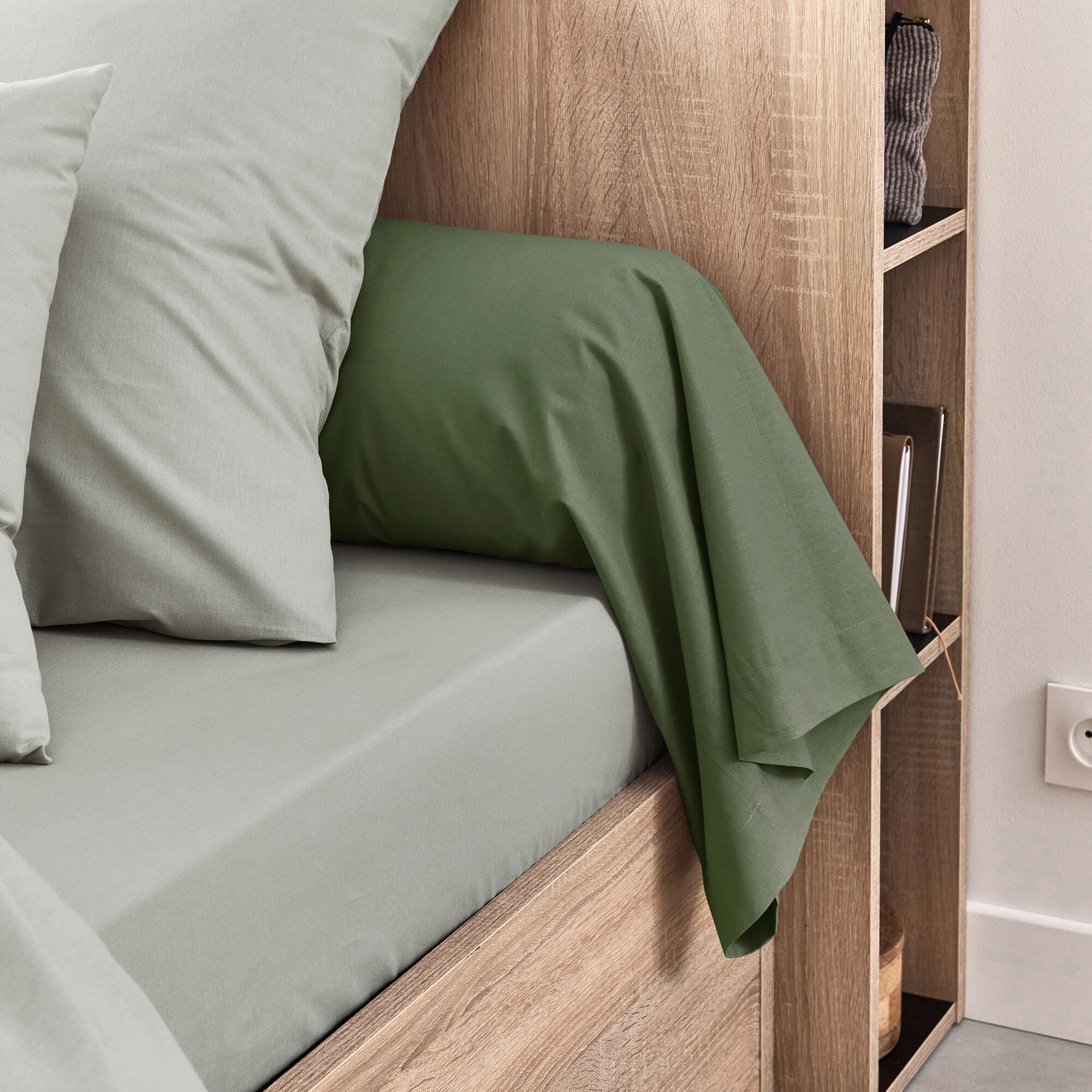 CALANQUES - Taie de traversin en coton - vert cèdre 43x190cm