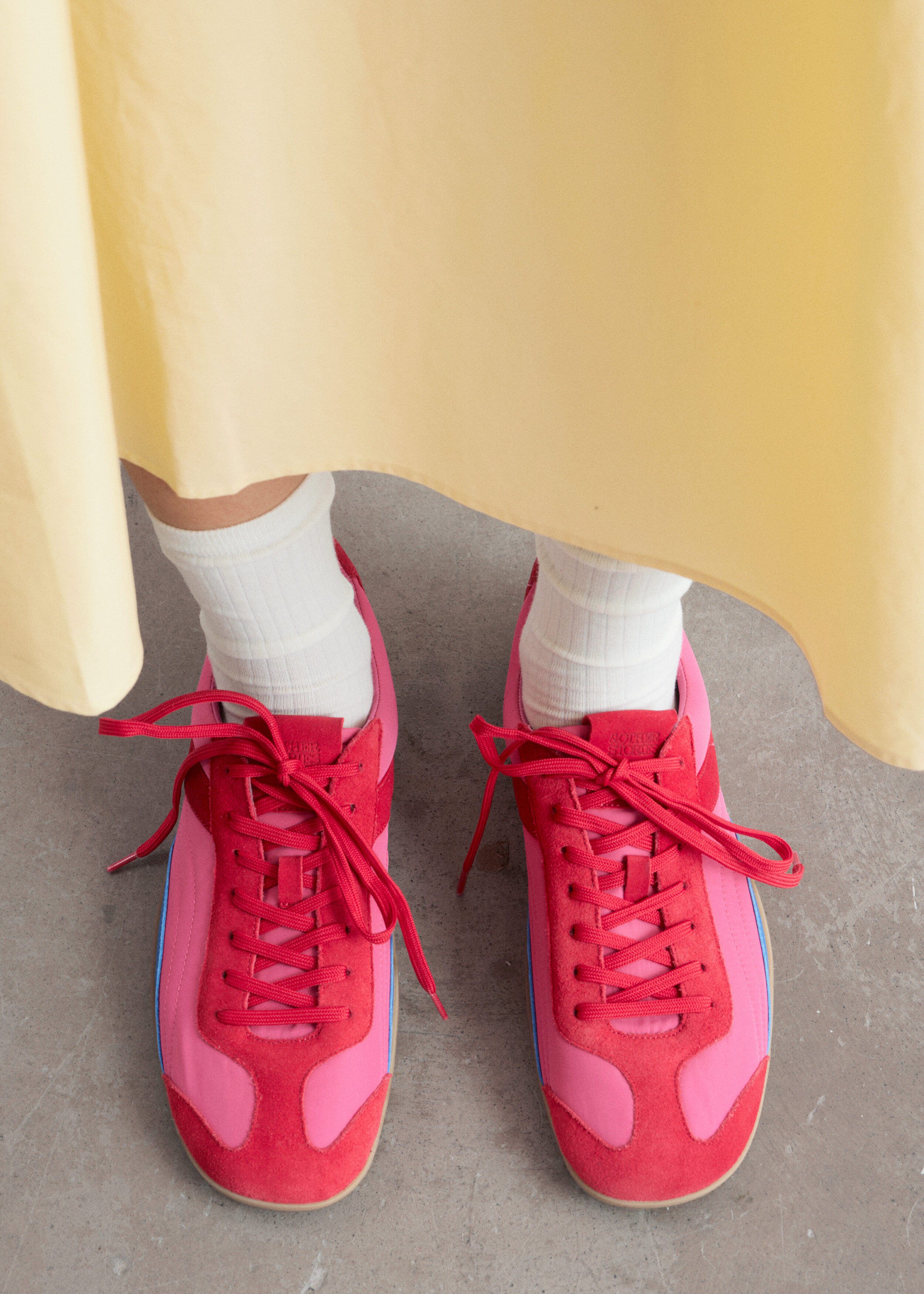 & Other Stories MINIMAL LEATHER SNEAKERS