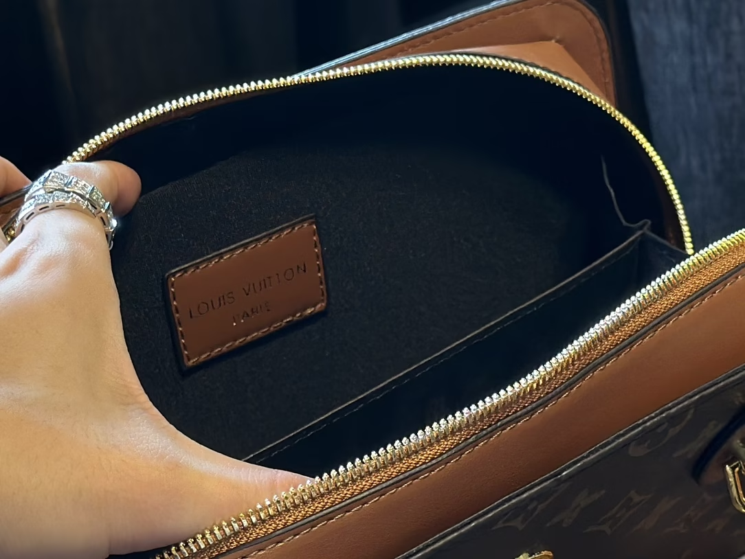 Louis new arrival vintage handbag size: 25 cm - Top Club