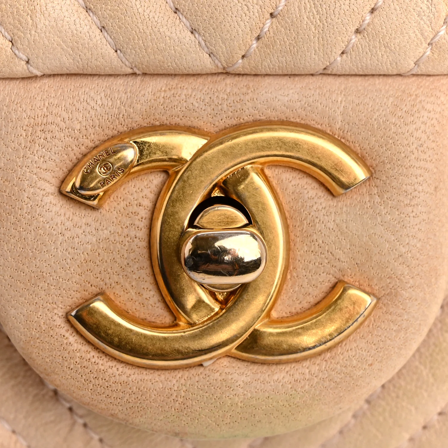 Calfskin Chevron Small Surpique Flap Beige - Top Club