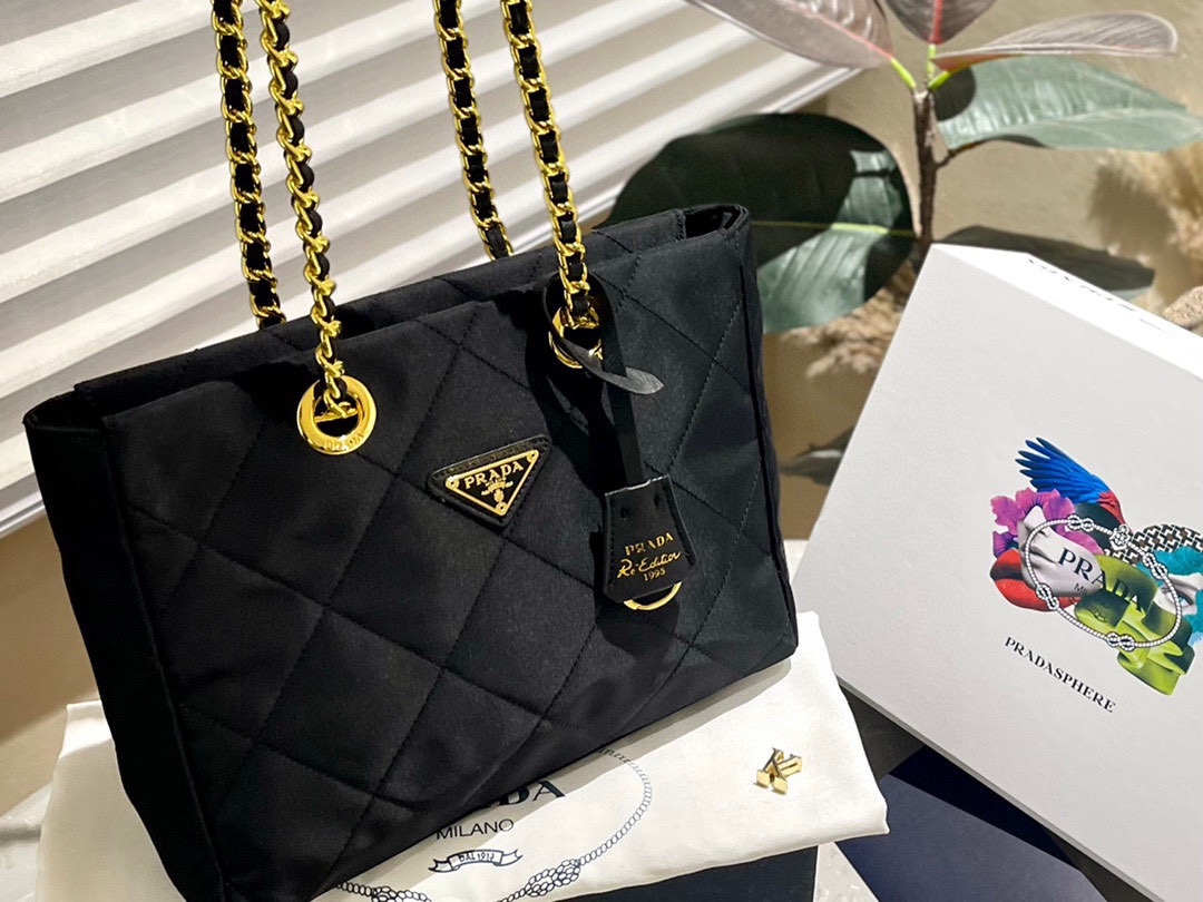 Pra new arrival tote bag size : 28 cm - Top Club