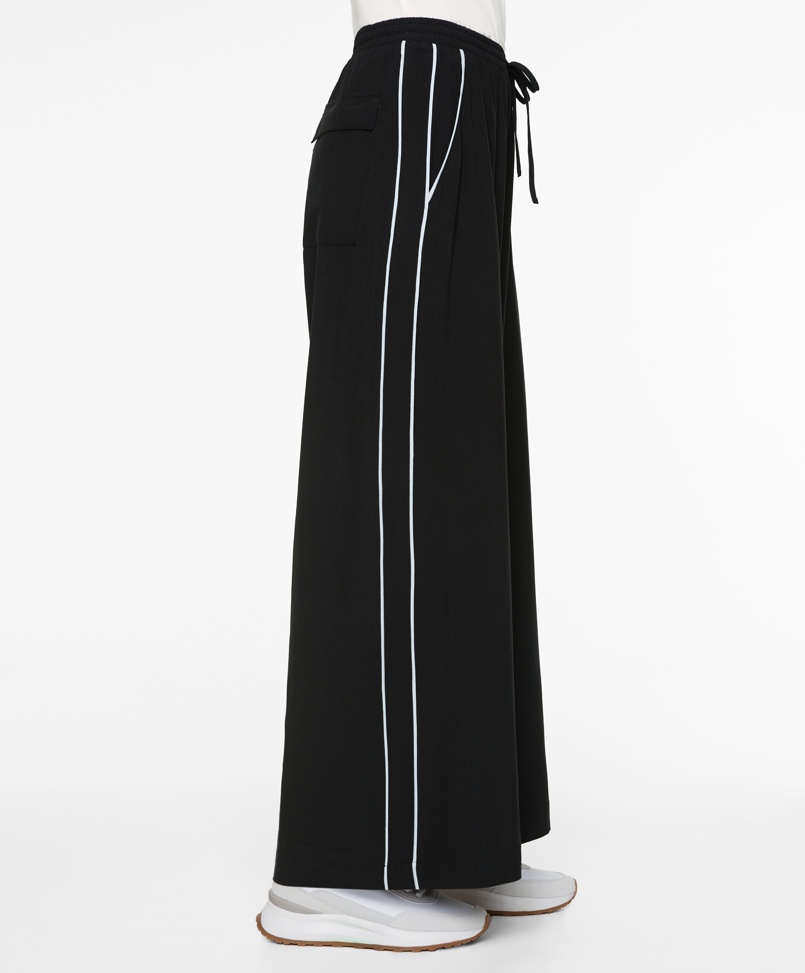 OYSHO Water-repellent straight-leg trousers
